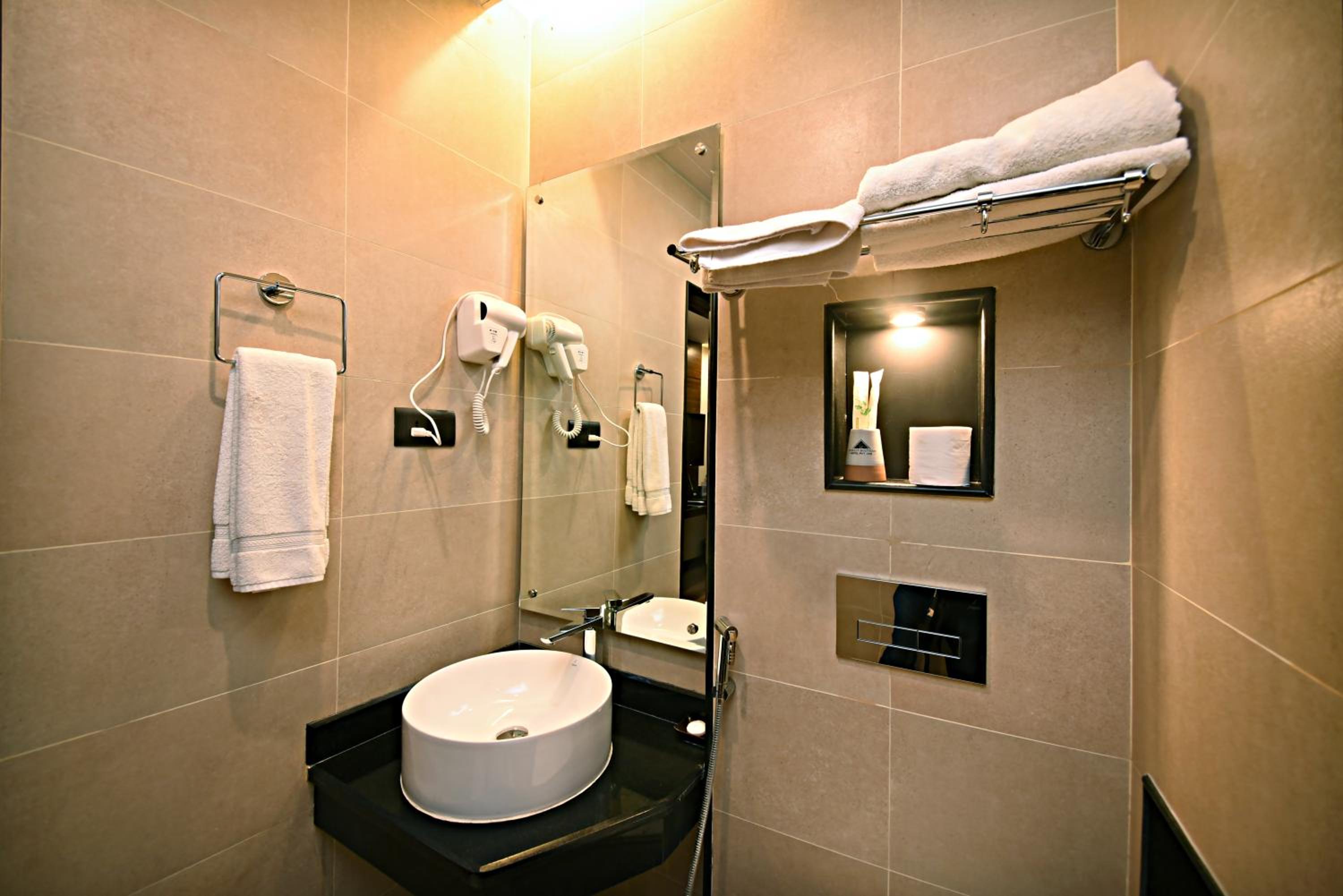 Heritage Deluxe Room with 15% off on Food & Beverage, Spa and Free Airport Pickup - Photo 1