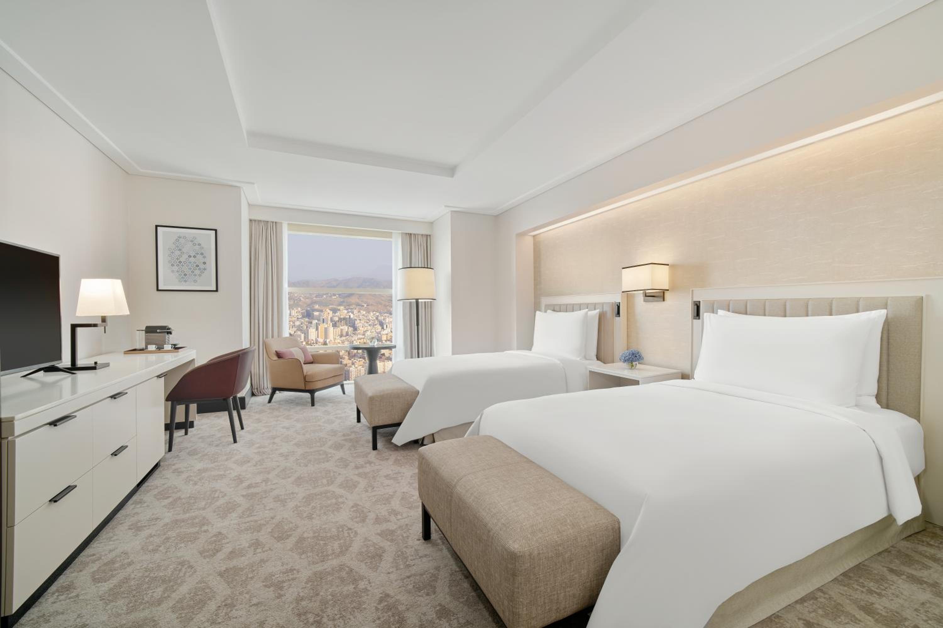 Deluxe Room Twin City View - Photo 4