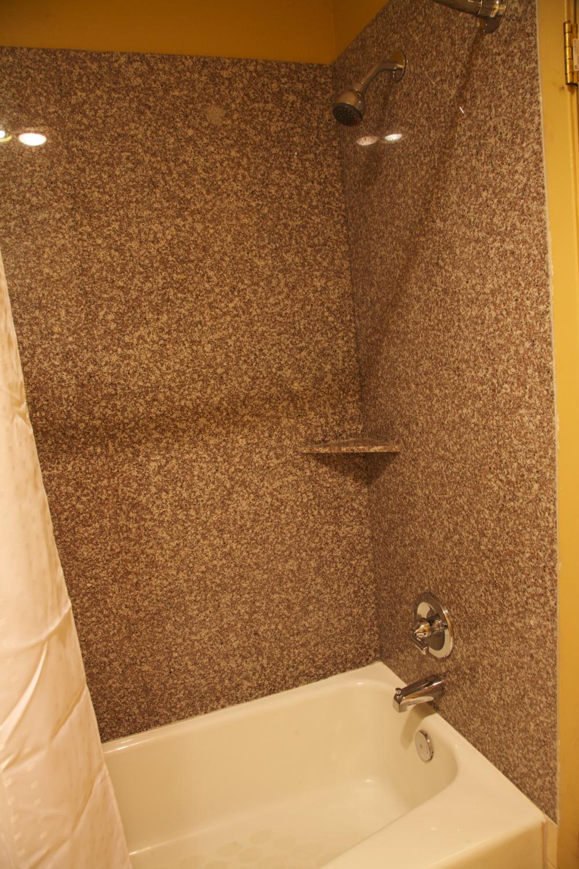 King Suite - Non-Smoking - Photo 12