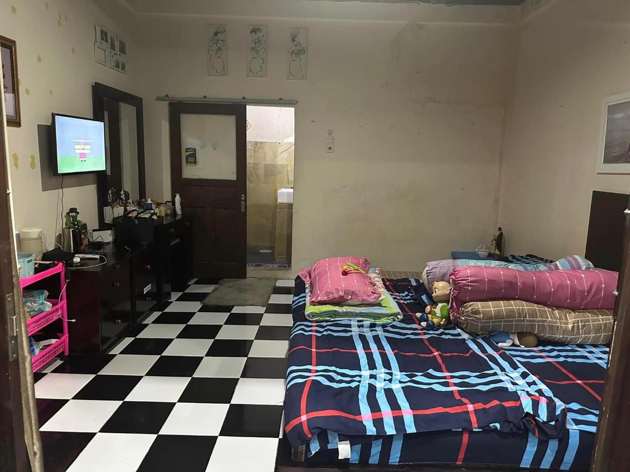Three-Bedroom House photo 1