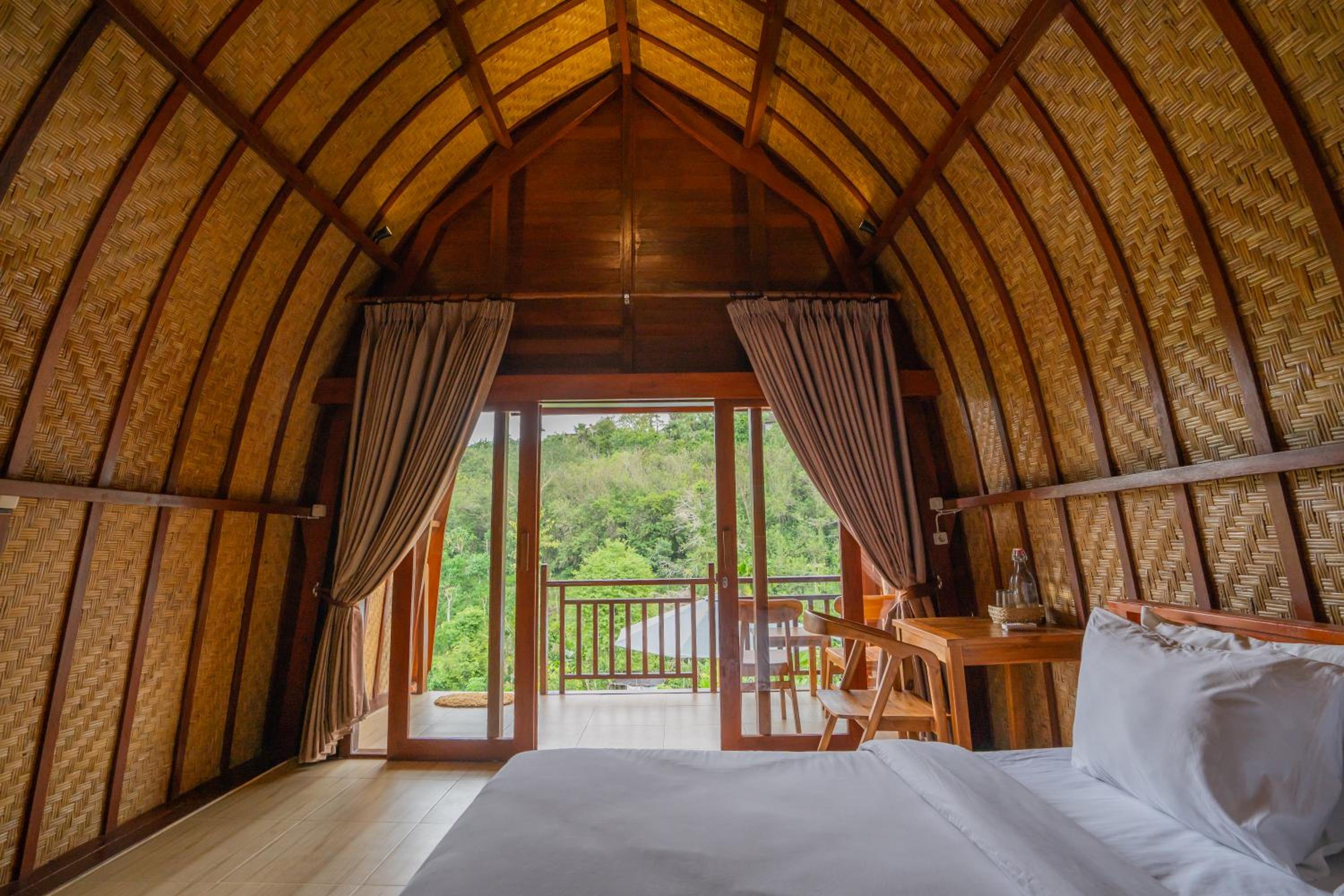Deluxe King Room - Photo 5