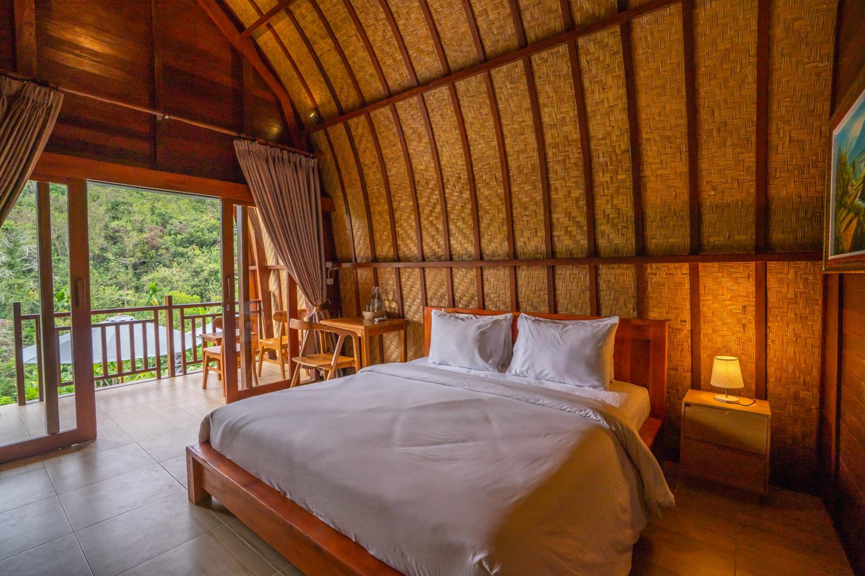 Deluxe King Room - Photo 7