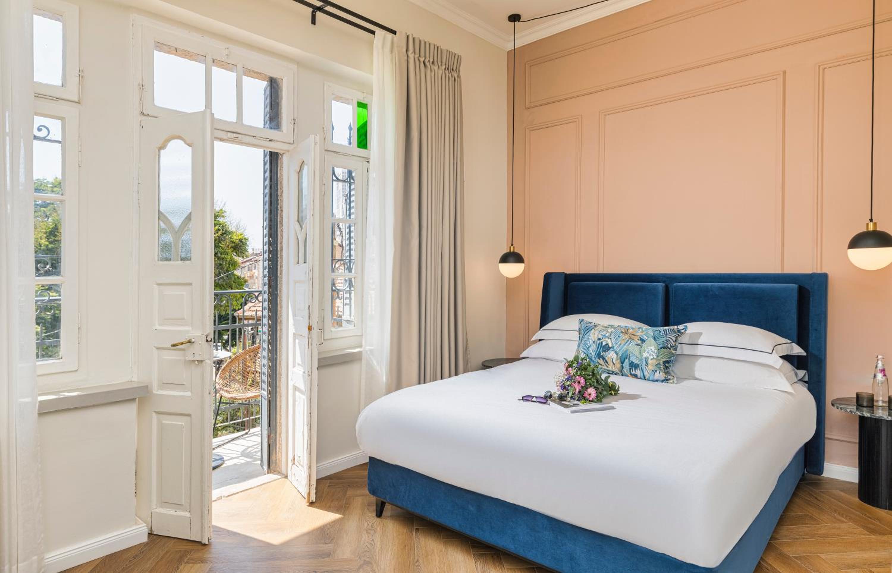 King Suite with Balcony photo 3