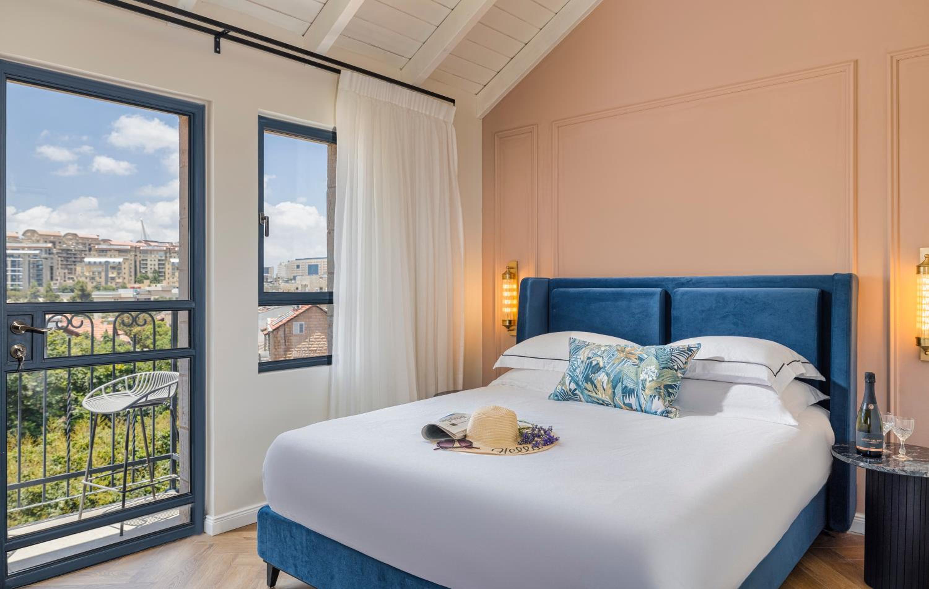 Suite with Balcony photo 1