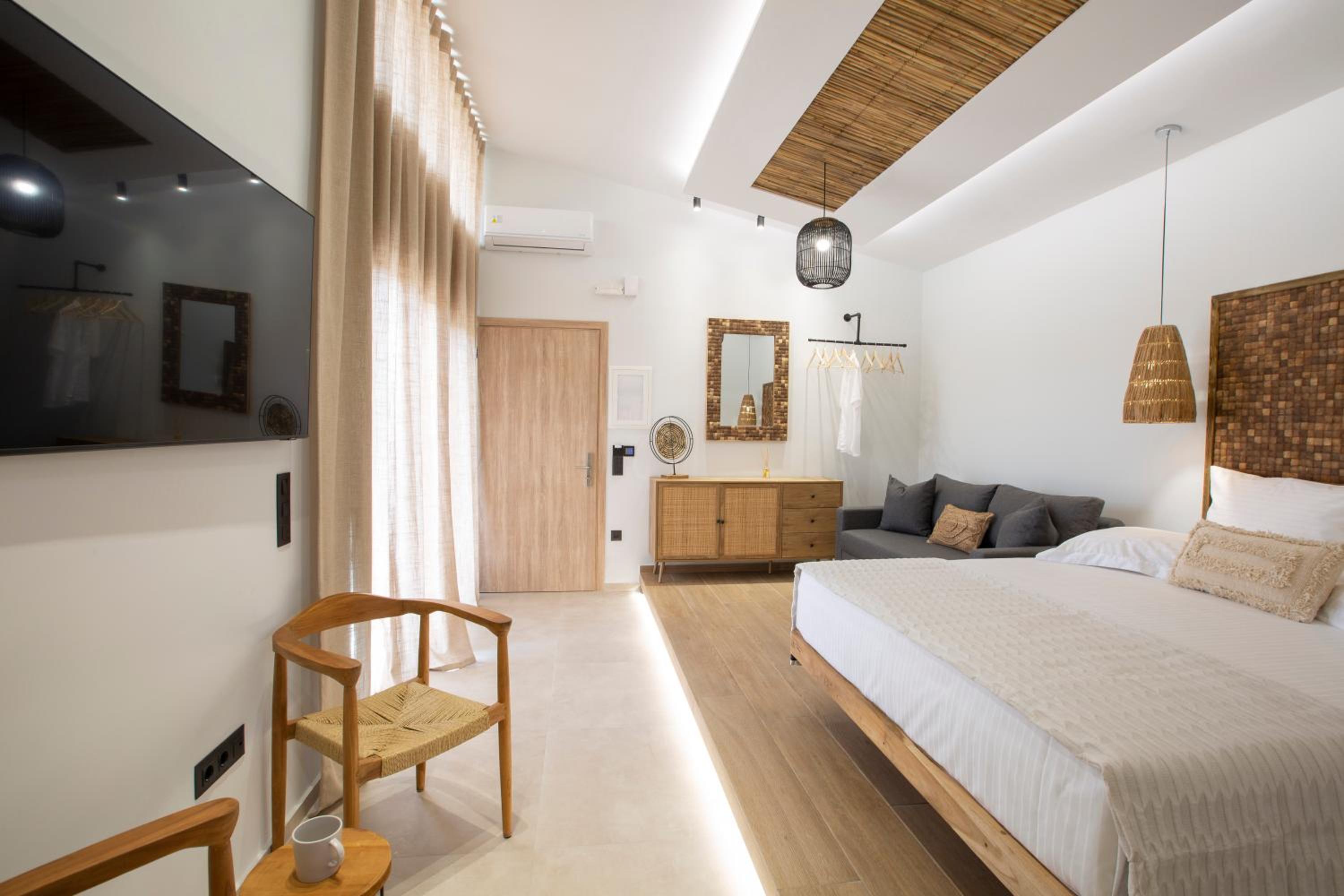 Deluxe King Suite