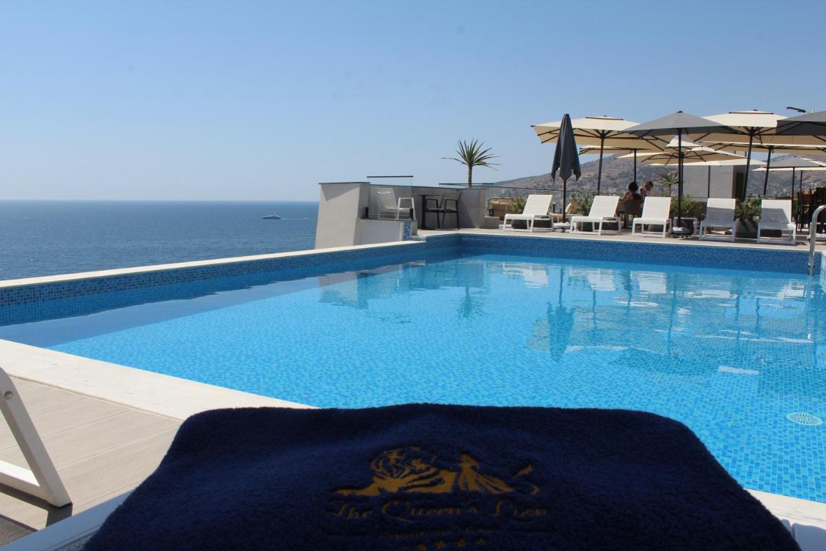 Double Room with Balcony and Sea View