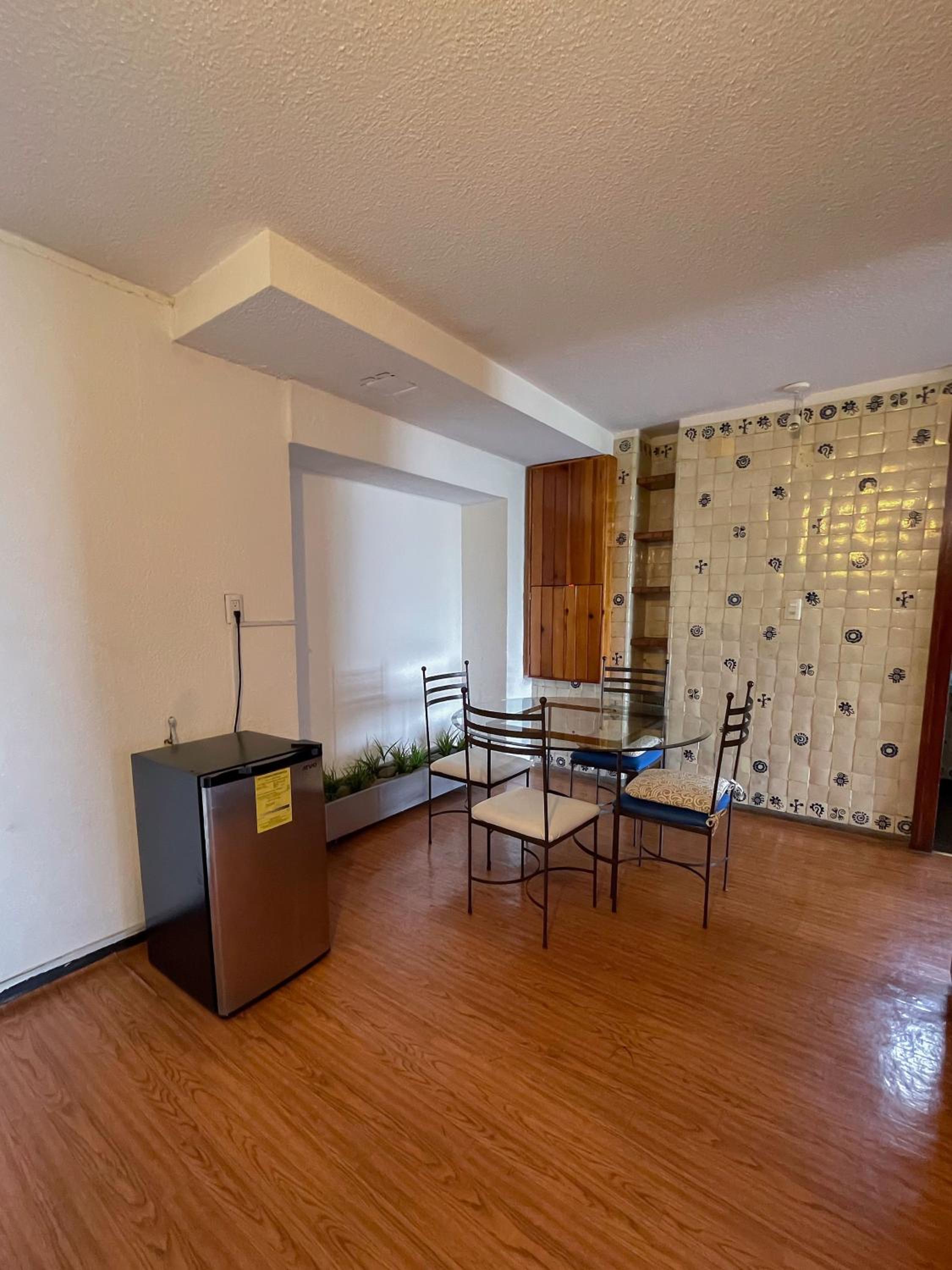 Twin Room with Balcony - Photo 6