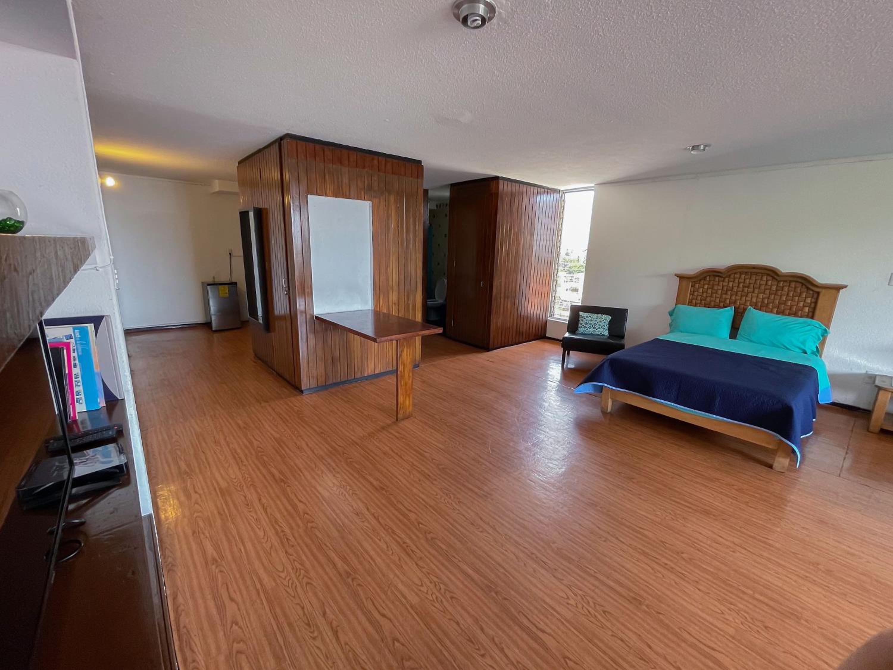 Twin Room with Balcony - Photo 4