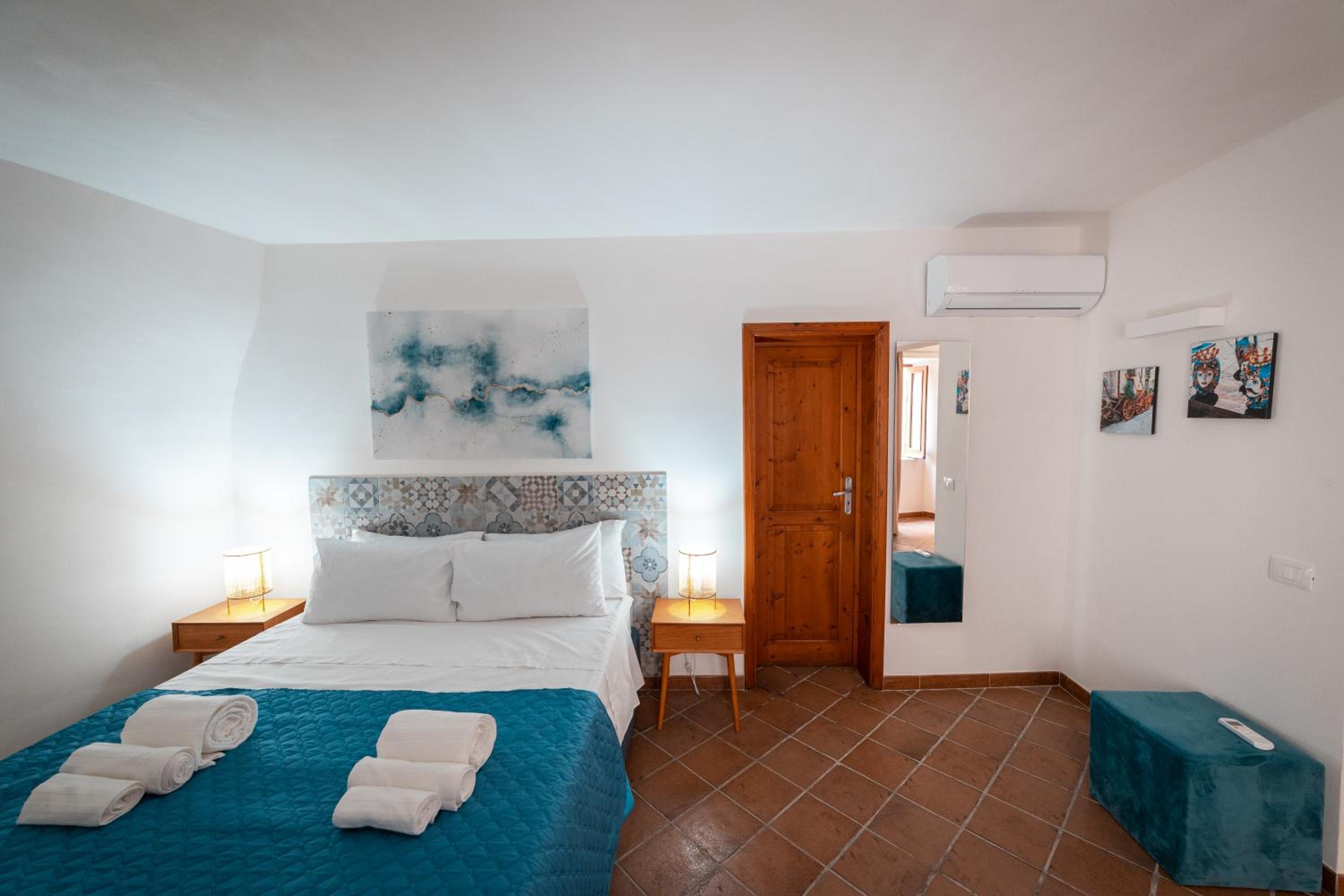 Large Double Room photo 2