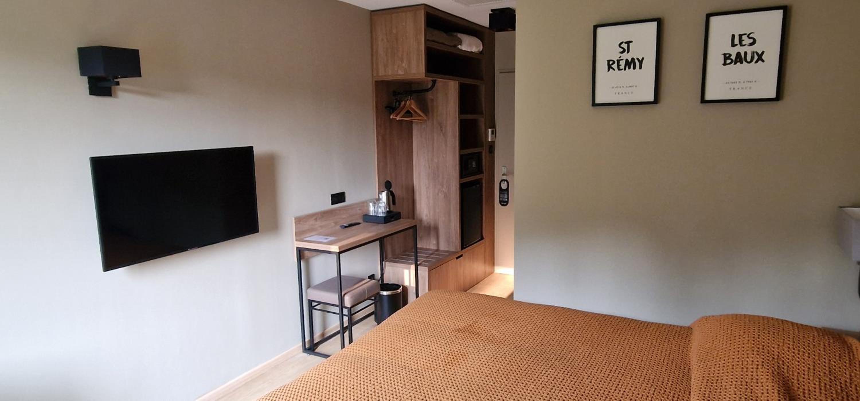 Family Room - Photo 4