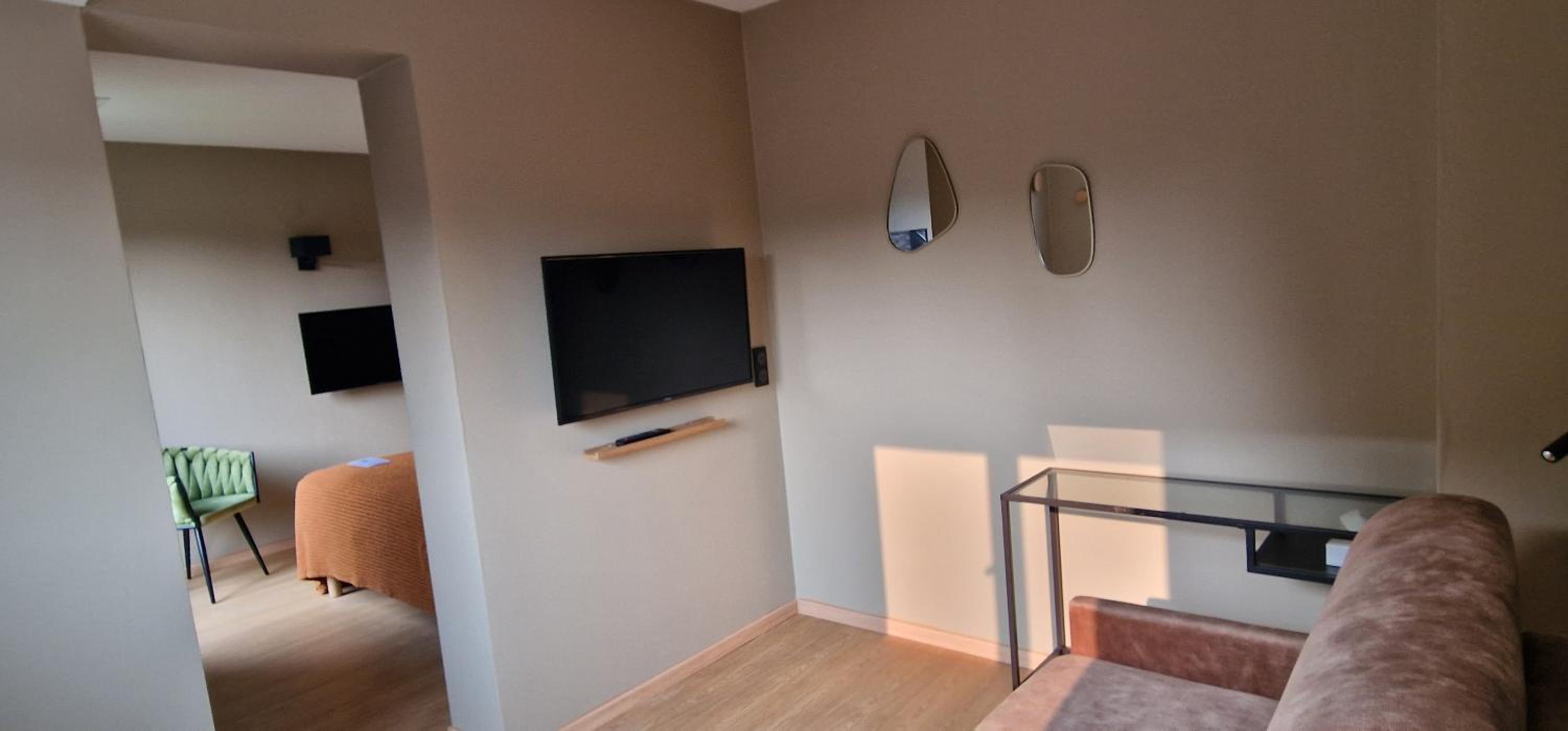 Family Room - Photo 7