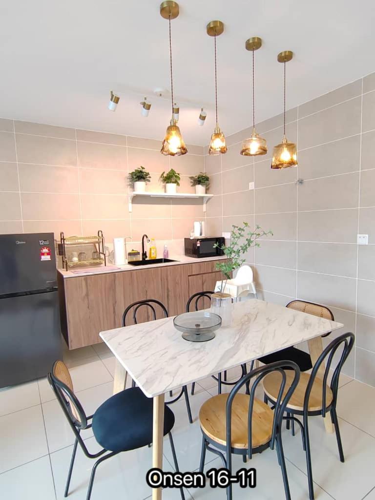 Apartment with Balcony - Photo 9
