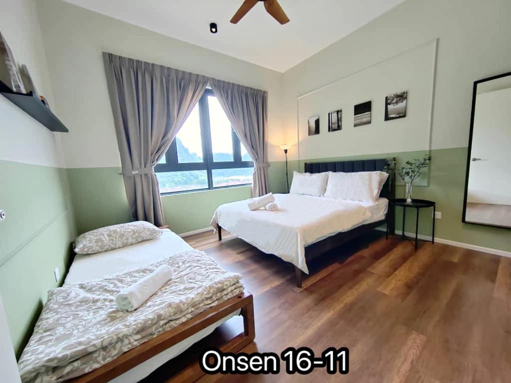 Apartment with Balcony - Photo 2