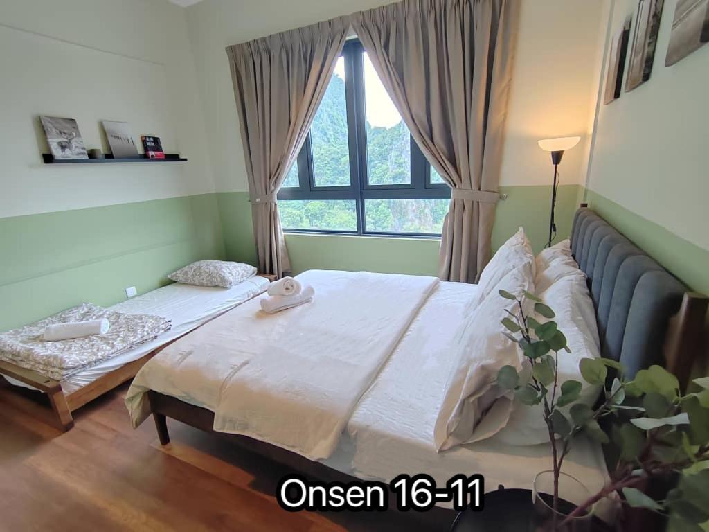 Apartment with Balcony - Photo 3