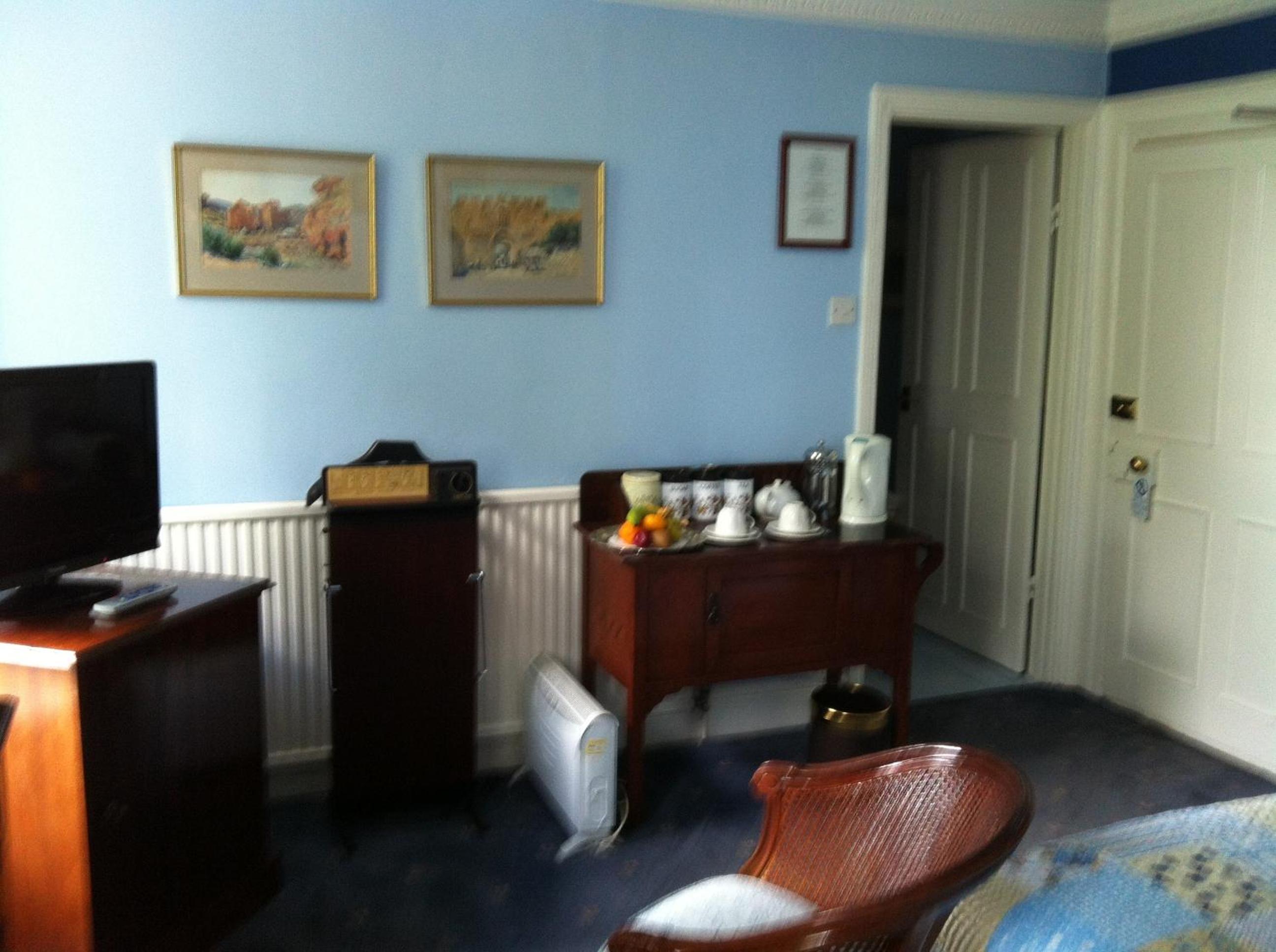 Basic Double Room photo 2