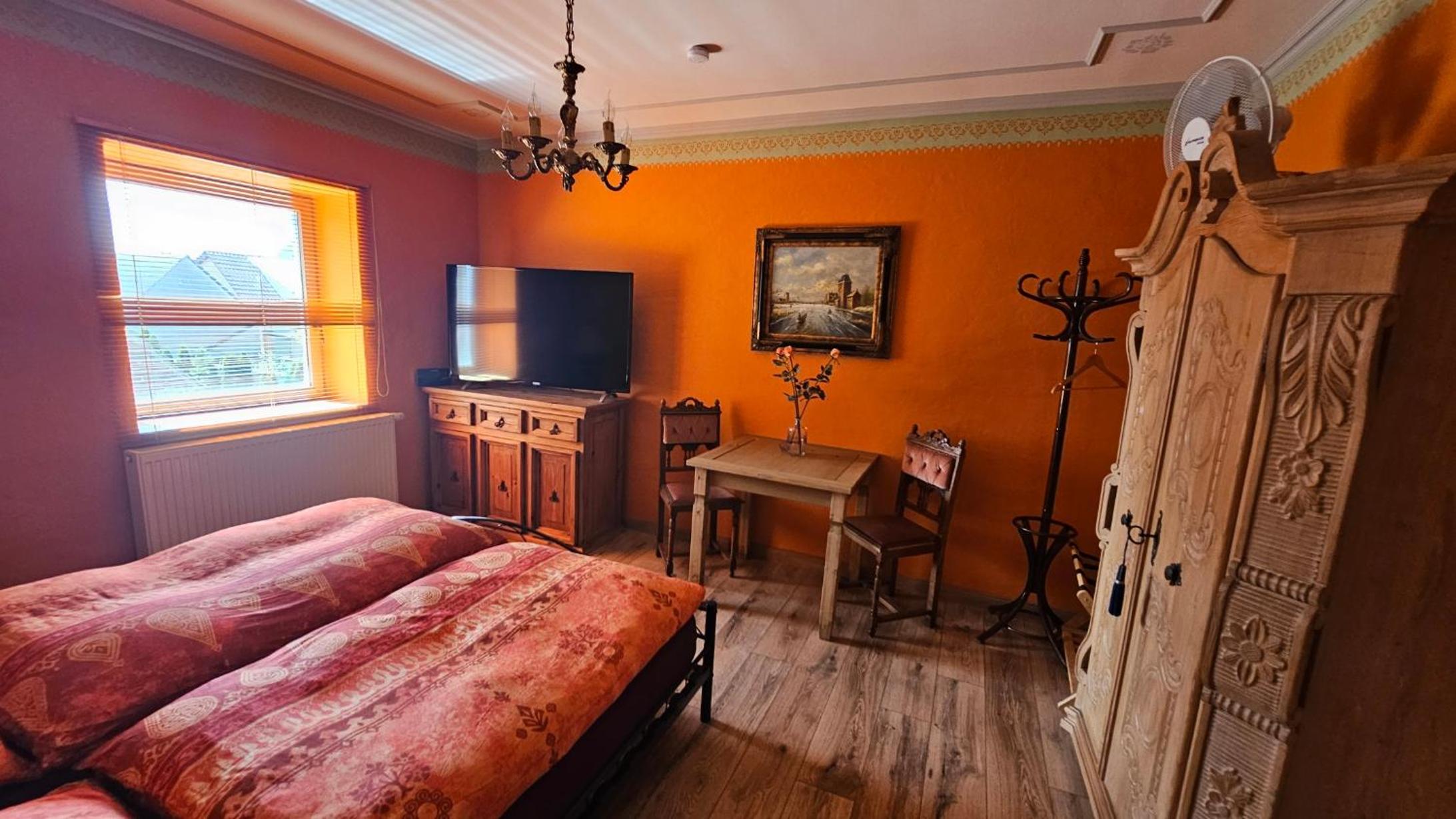 Double Room with Private Bathroom photo 3