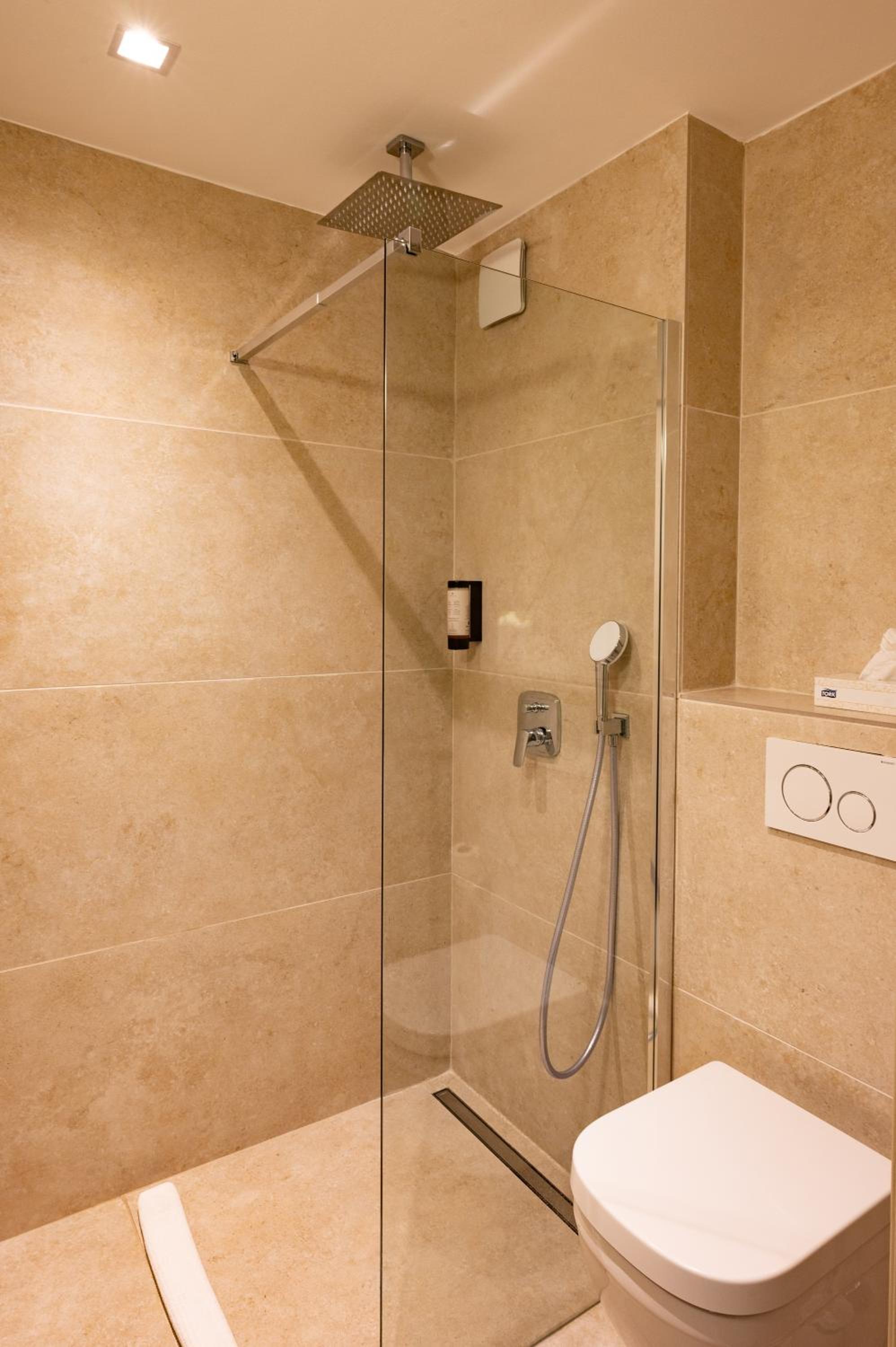 Triple Room - Photo 6