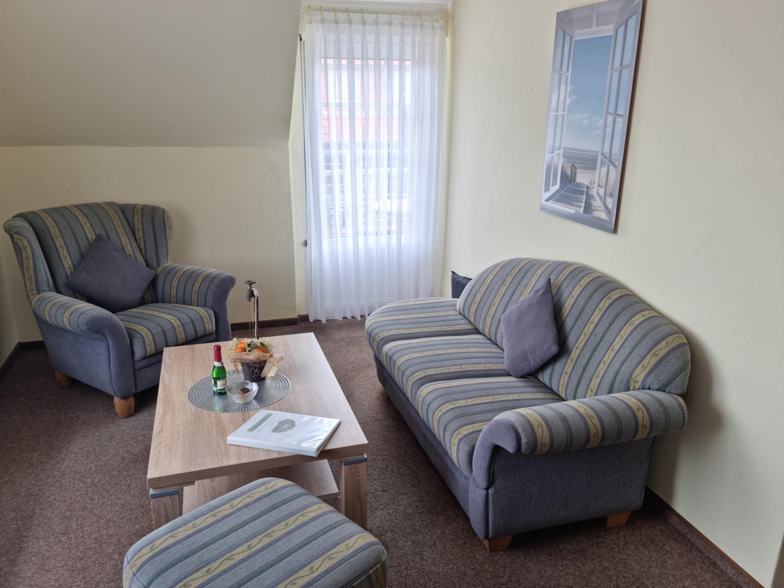 One-Bedroom Apartment photo 1