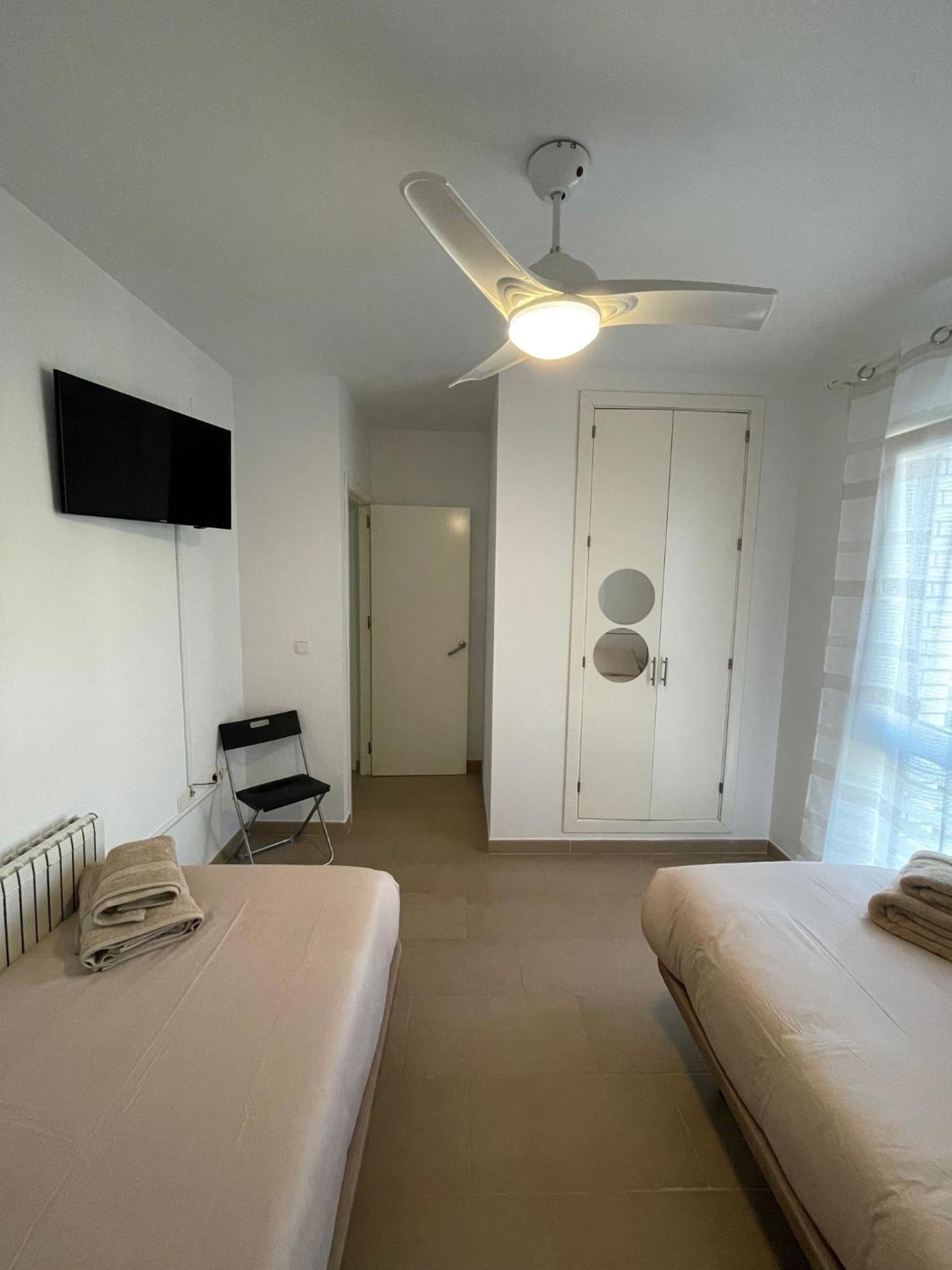 Three-Bedroom House photo 3
