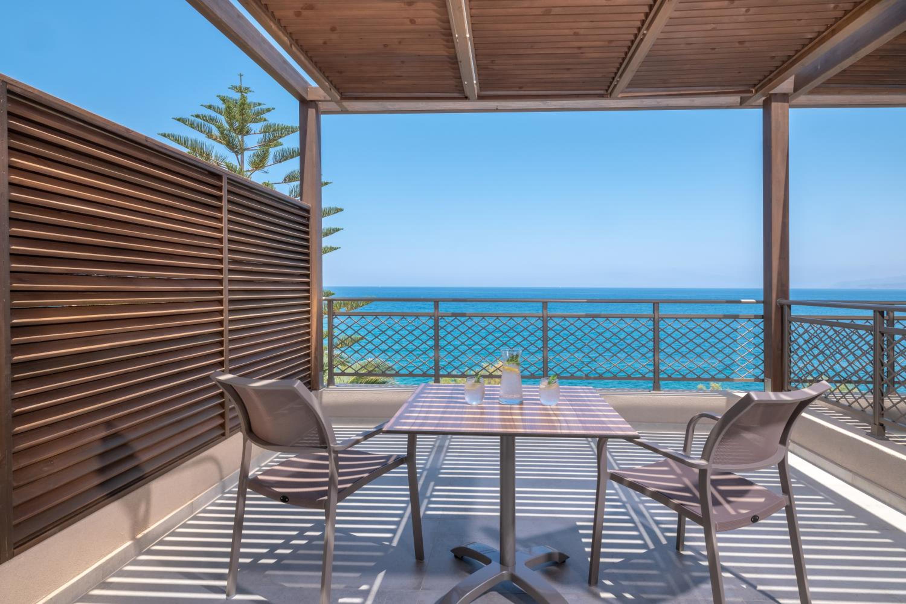 Luxury family room open plan Sea Front view