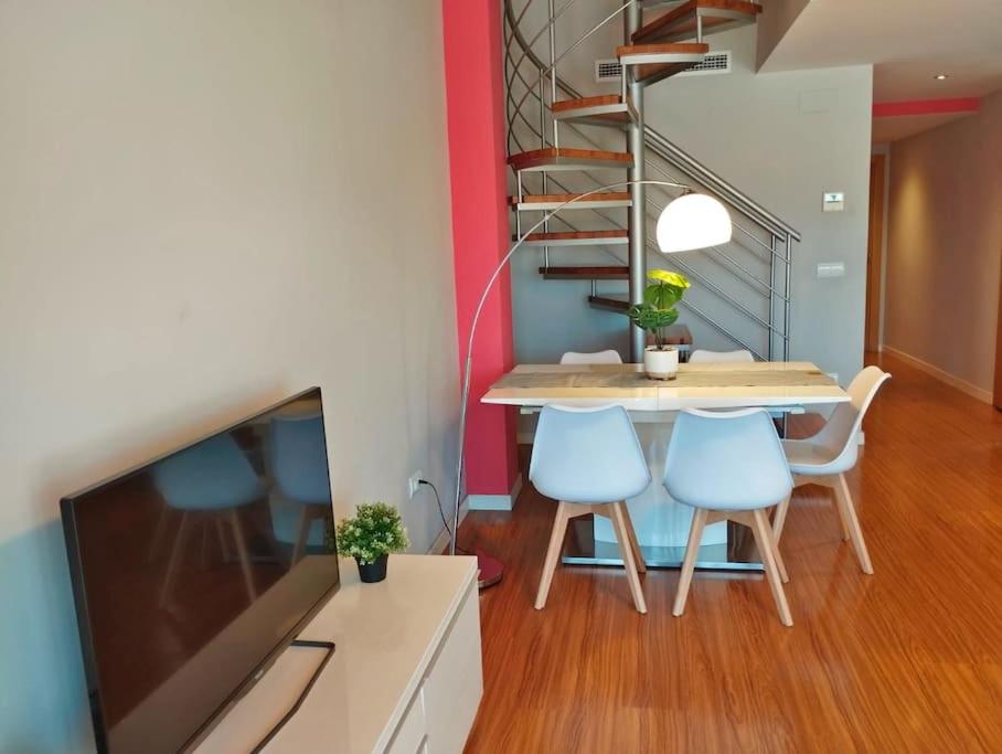 Three-Bedroom Apartment photo 2