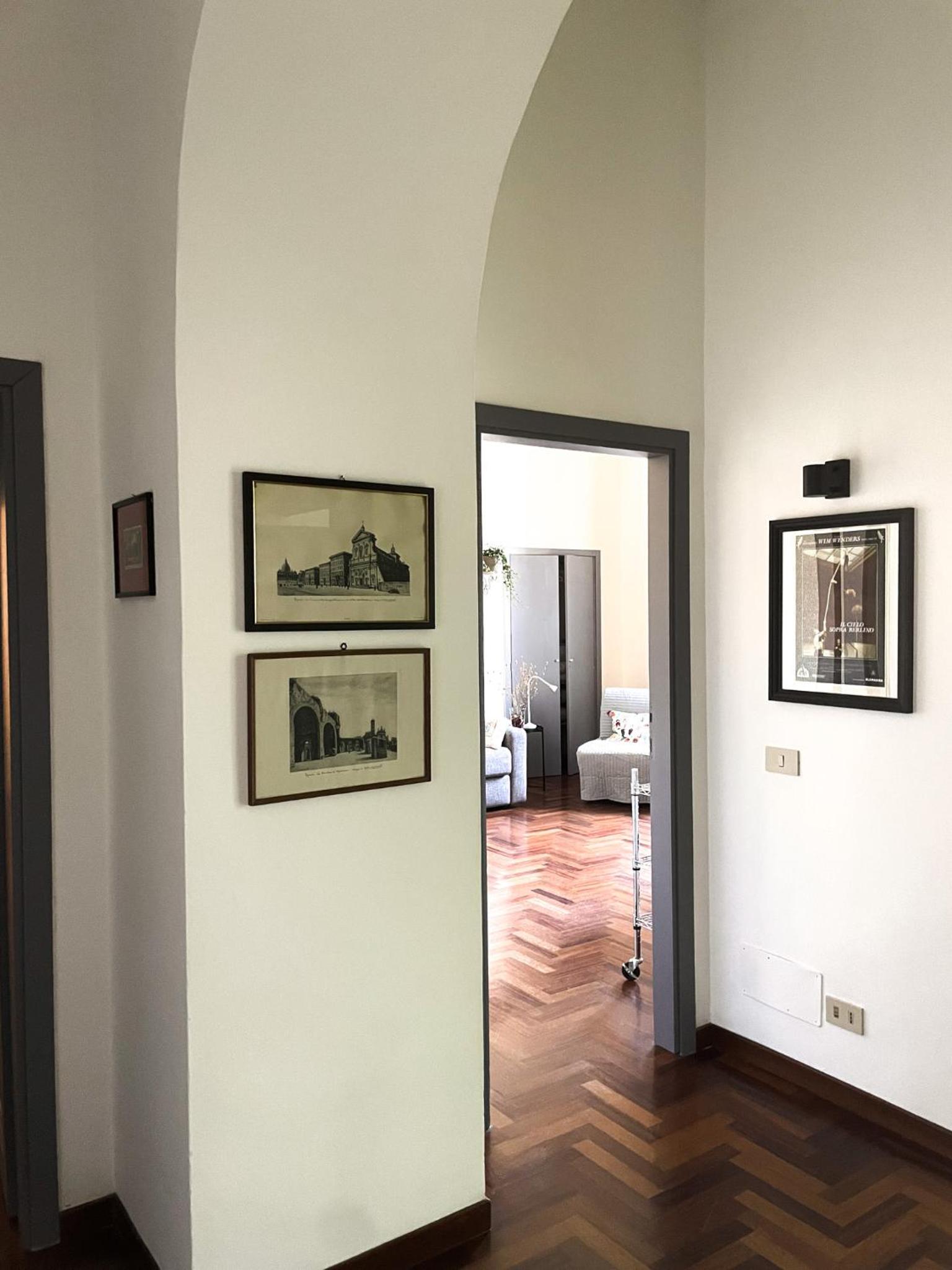 One-Bedroom Apartment photo 2
