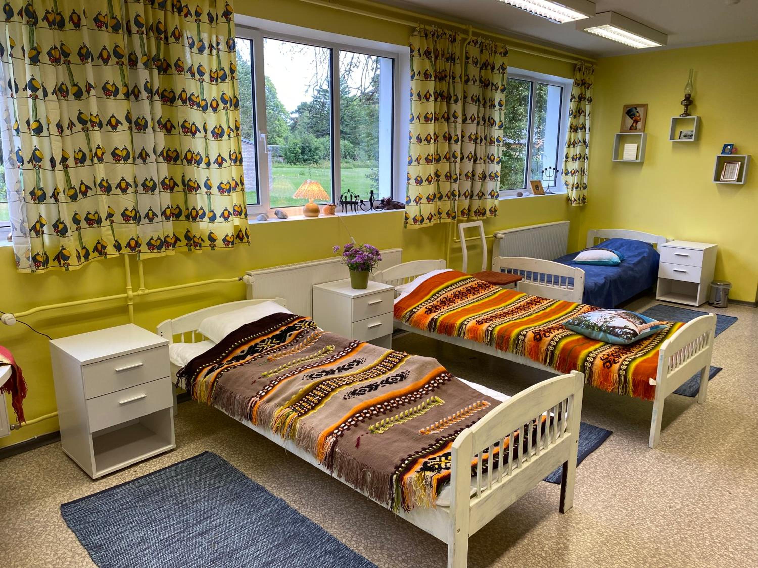 6-Bed Mixed Dormitory Room photo 3