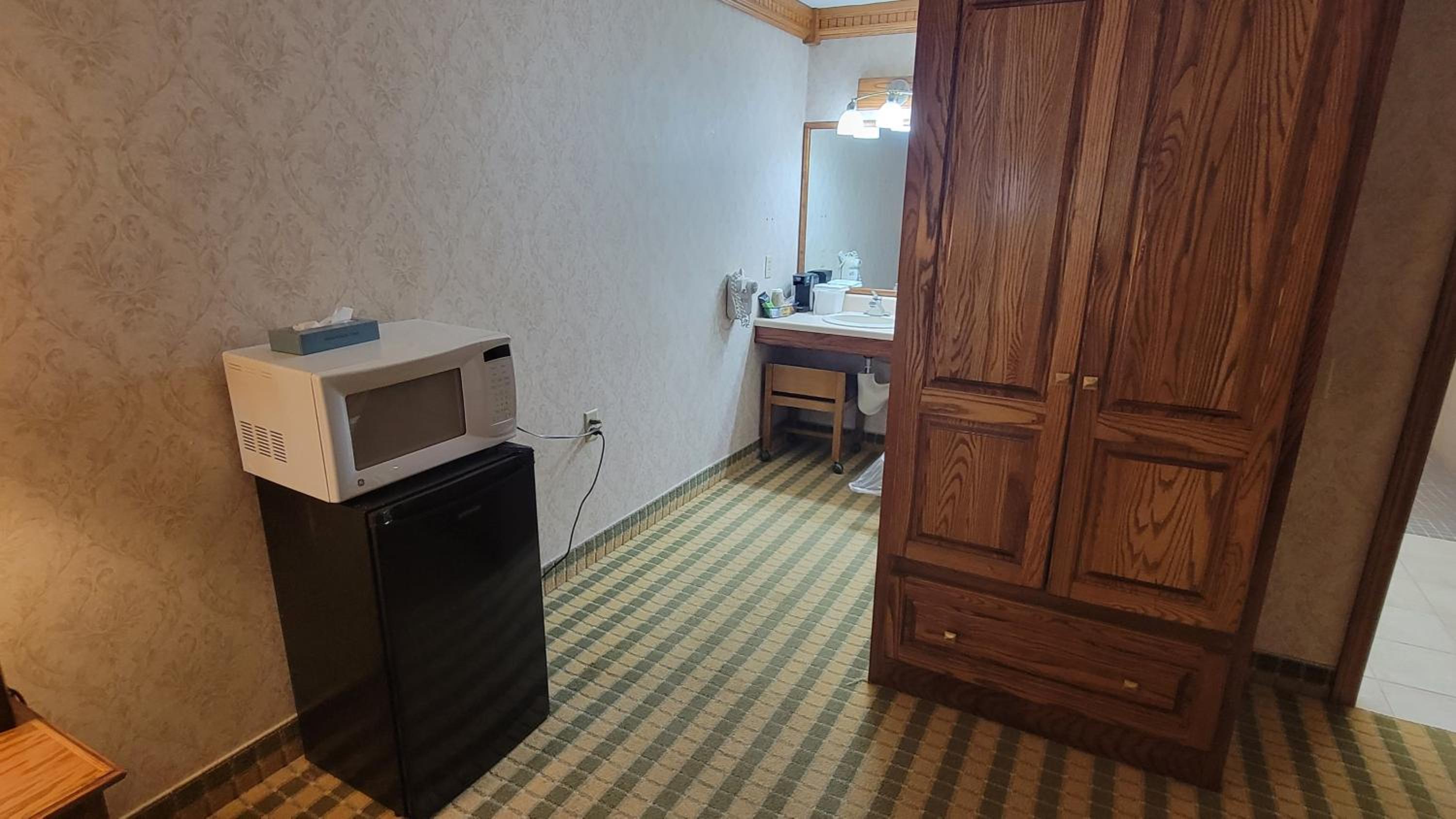 King Room - Mobility Access/Non-Smoking - Photo 3