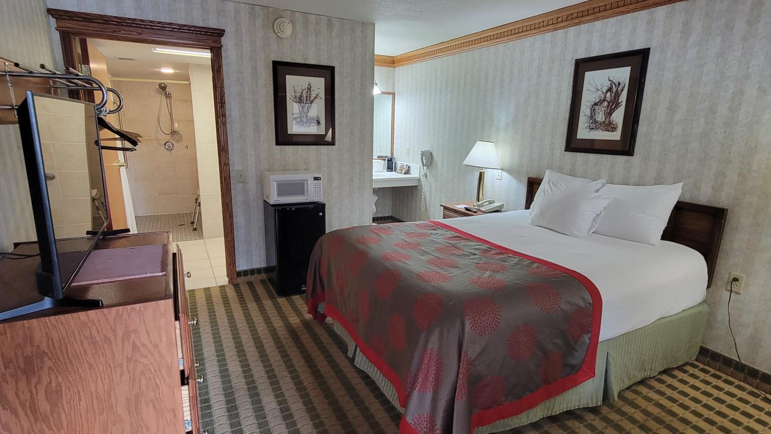 Queen Room - Mobility Access/Non-Smoking - Photo 1