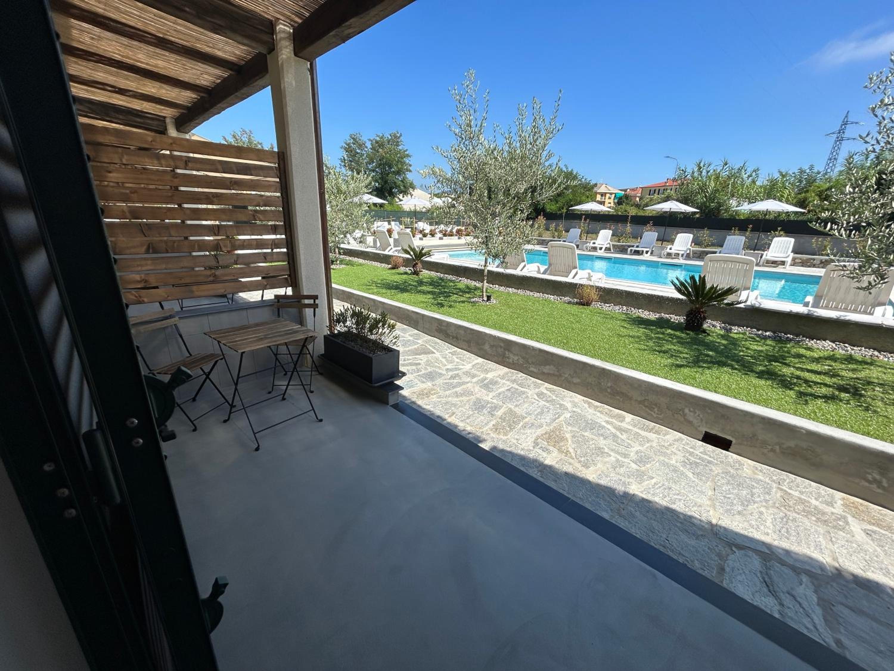 Junior Suite with Pool View photo 3