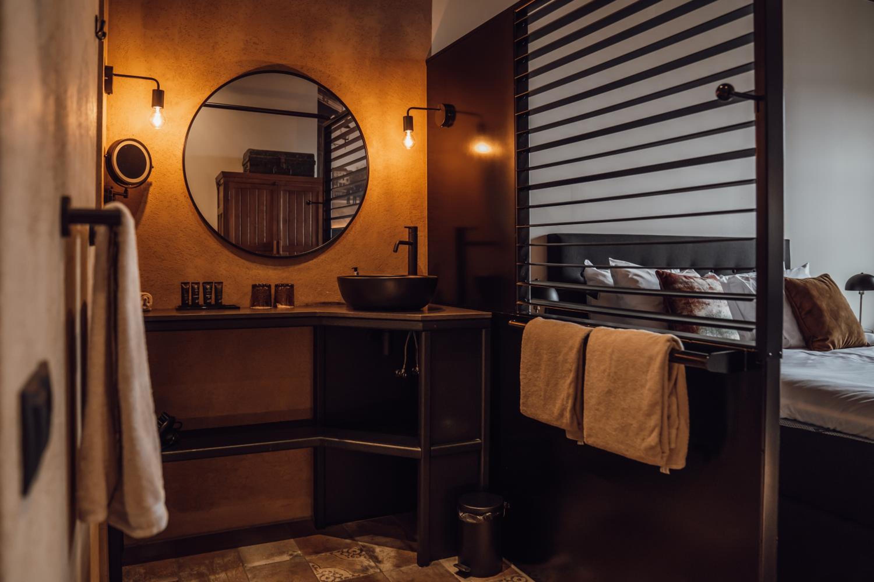 Standard Double or Twin Room - Photo 3