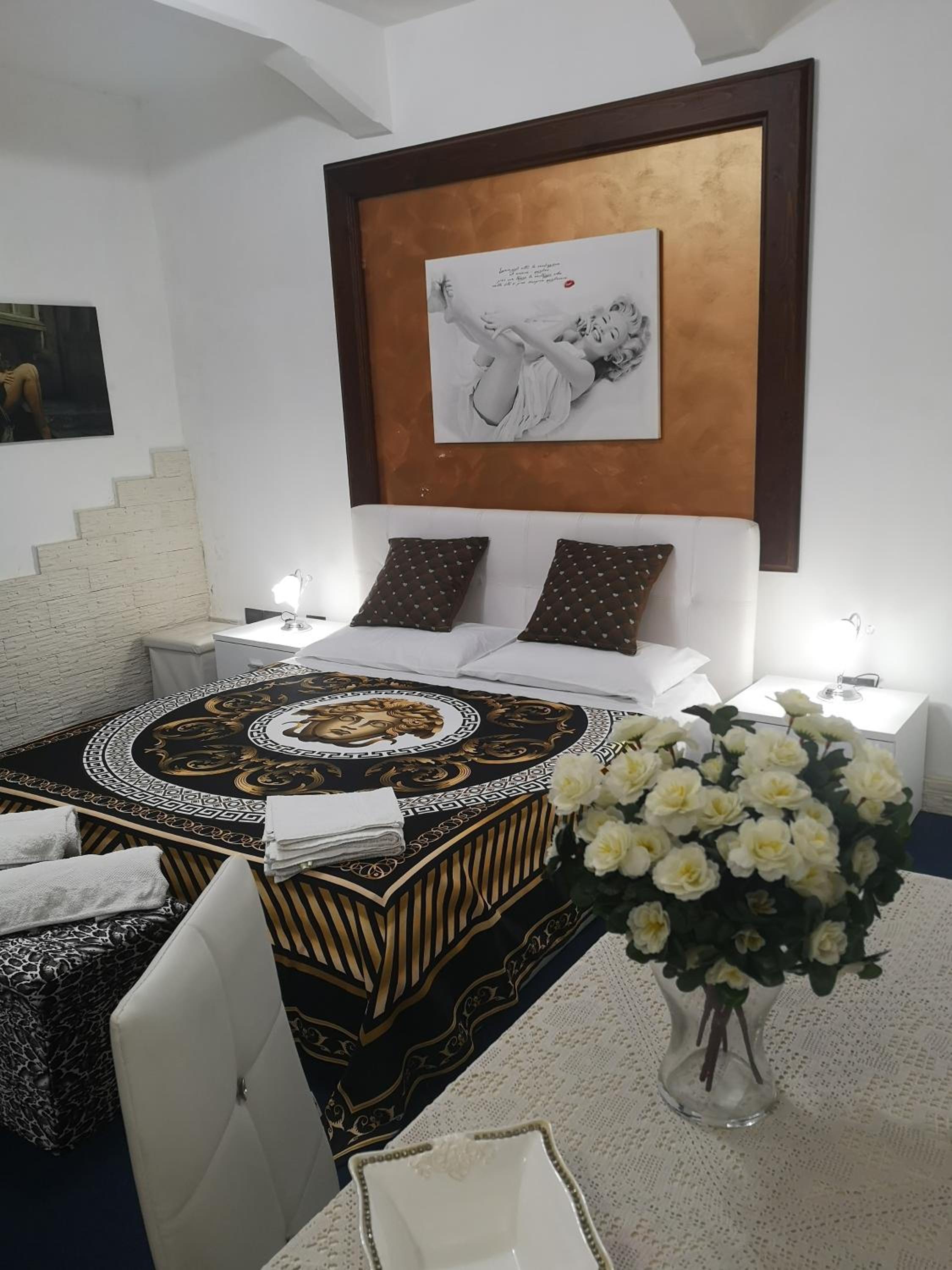 Two-Bedroom Apartment - Photo 1