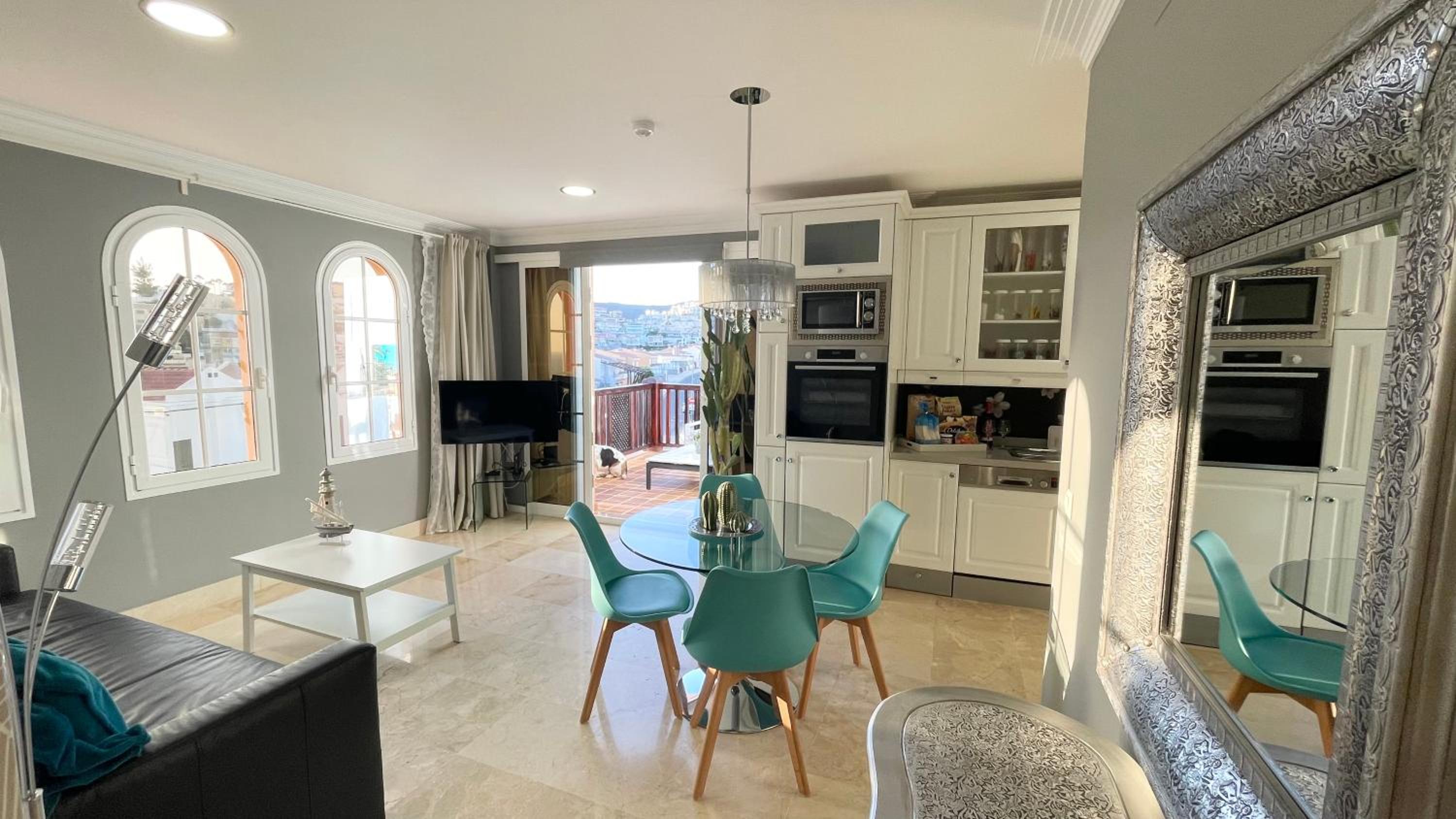 Apartamento con Balcón