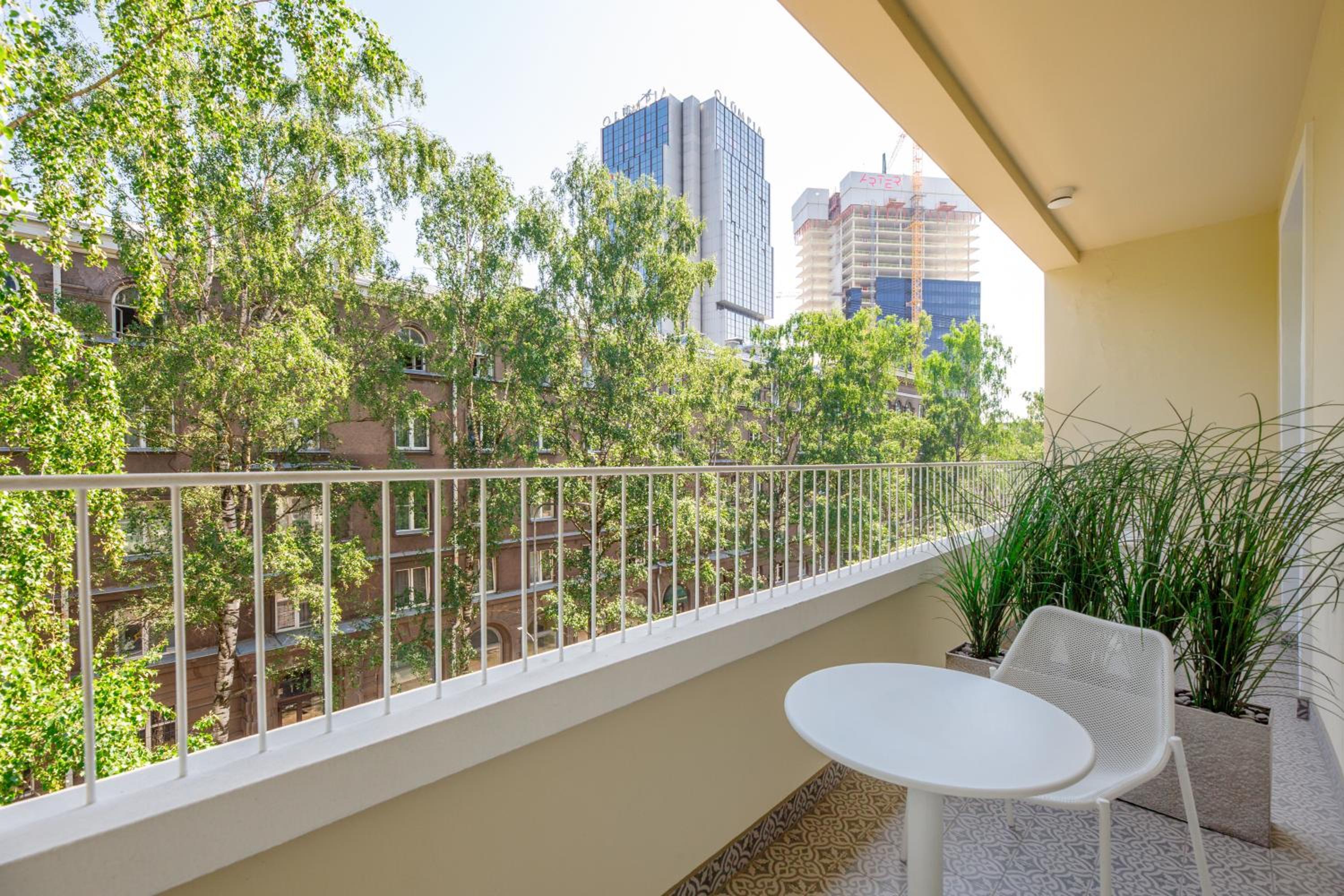 Superior Suite with One Double Bed and Balcony - Photo 9