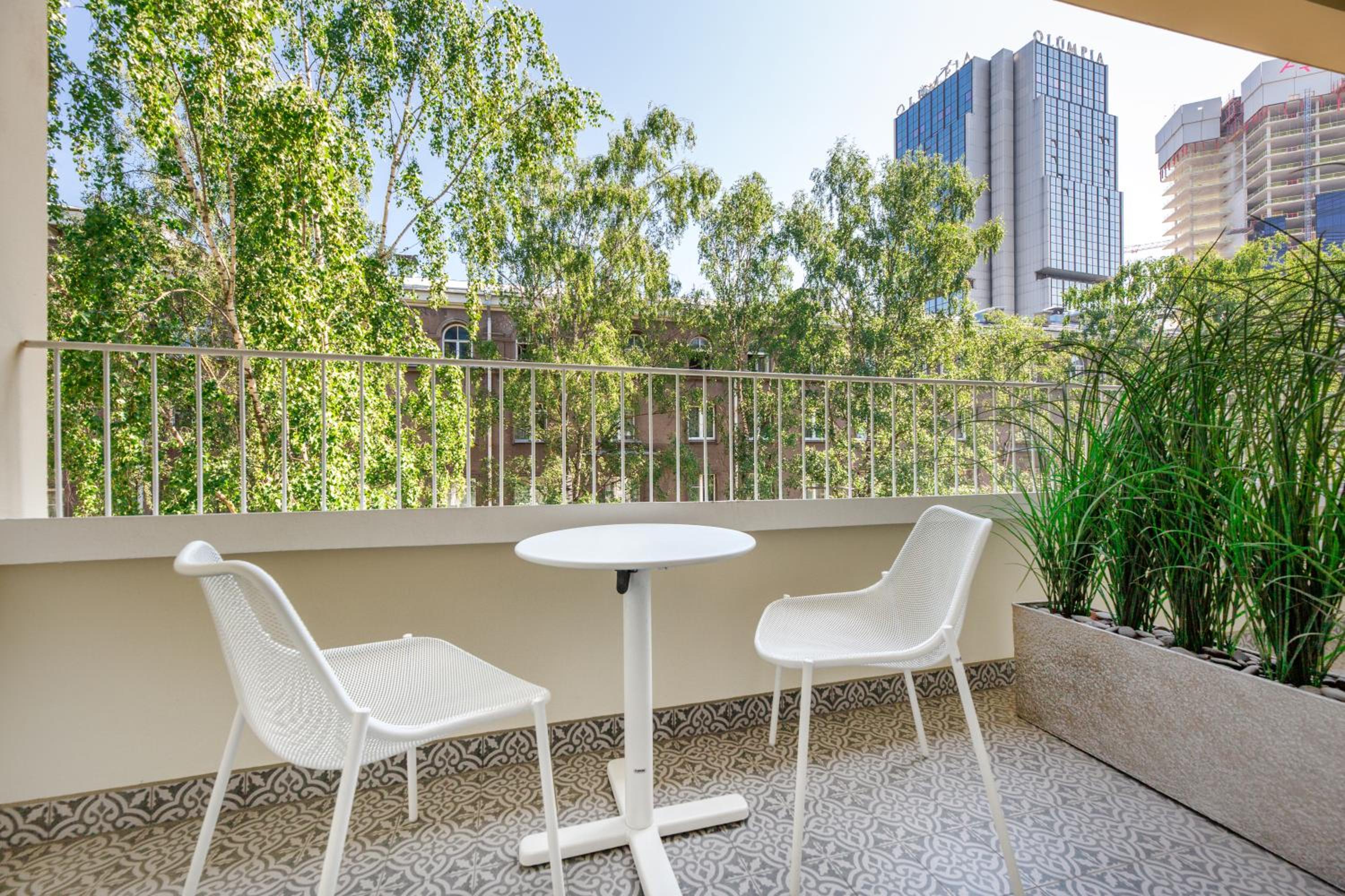 Superior Suite with One Double Bed and Balcony - Photo 8