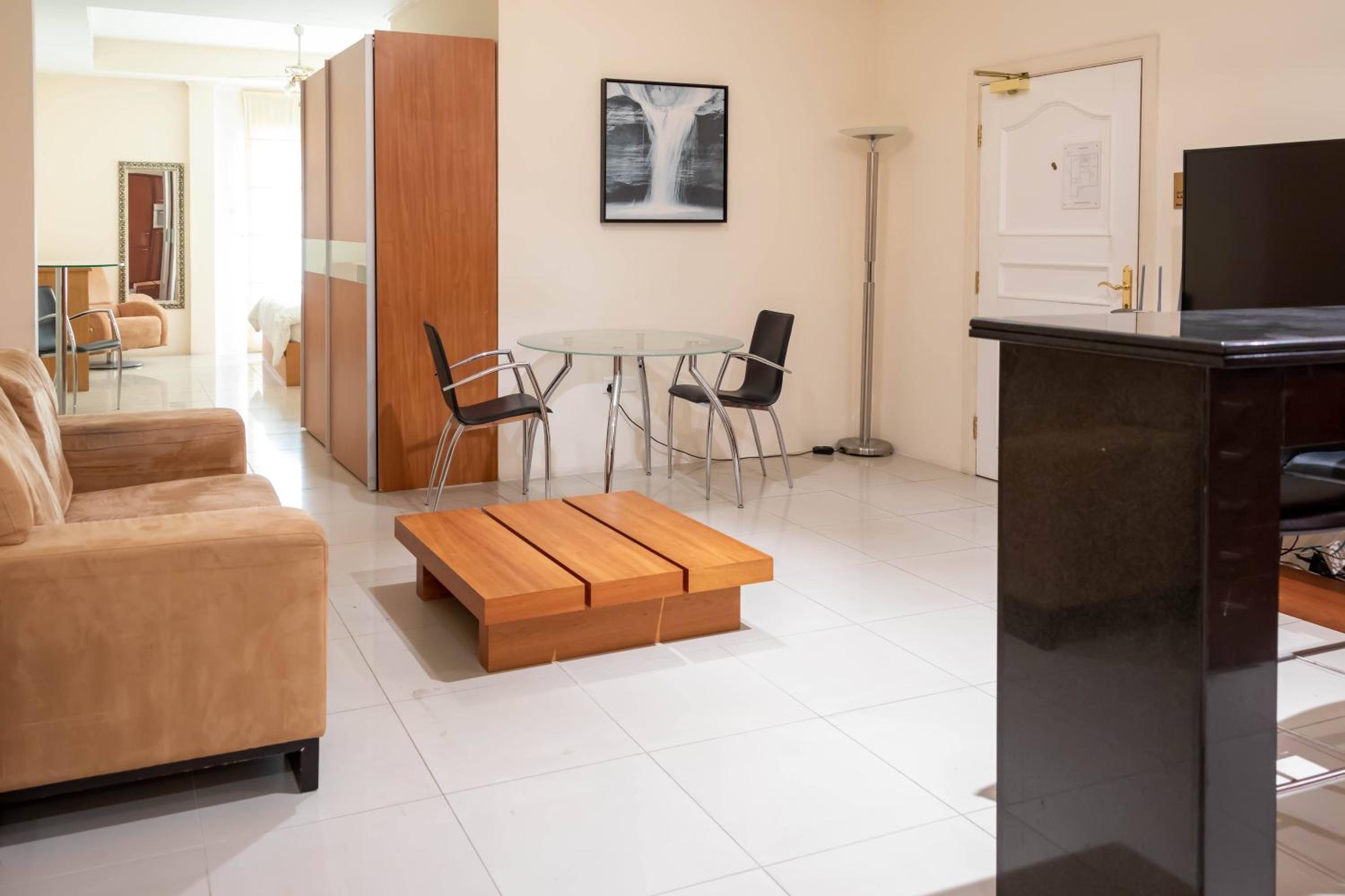 One-Bedroom Suite - Photo 10