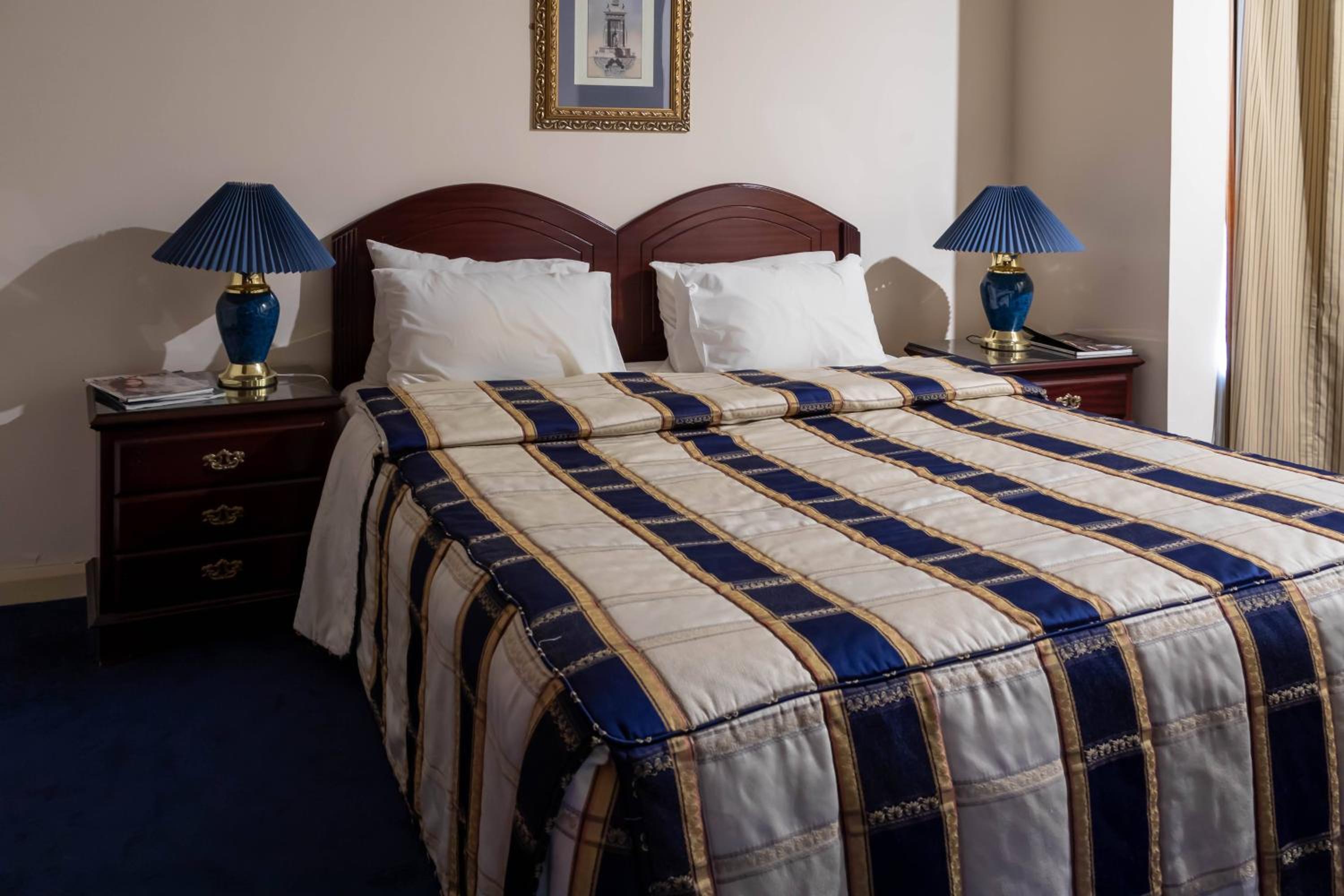 One-Bedroom Suite - Photo 12