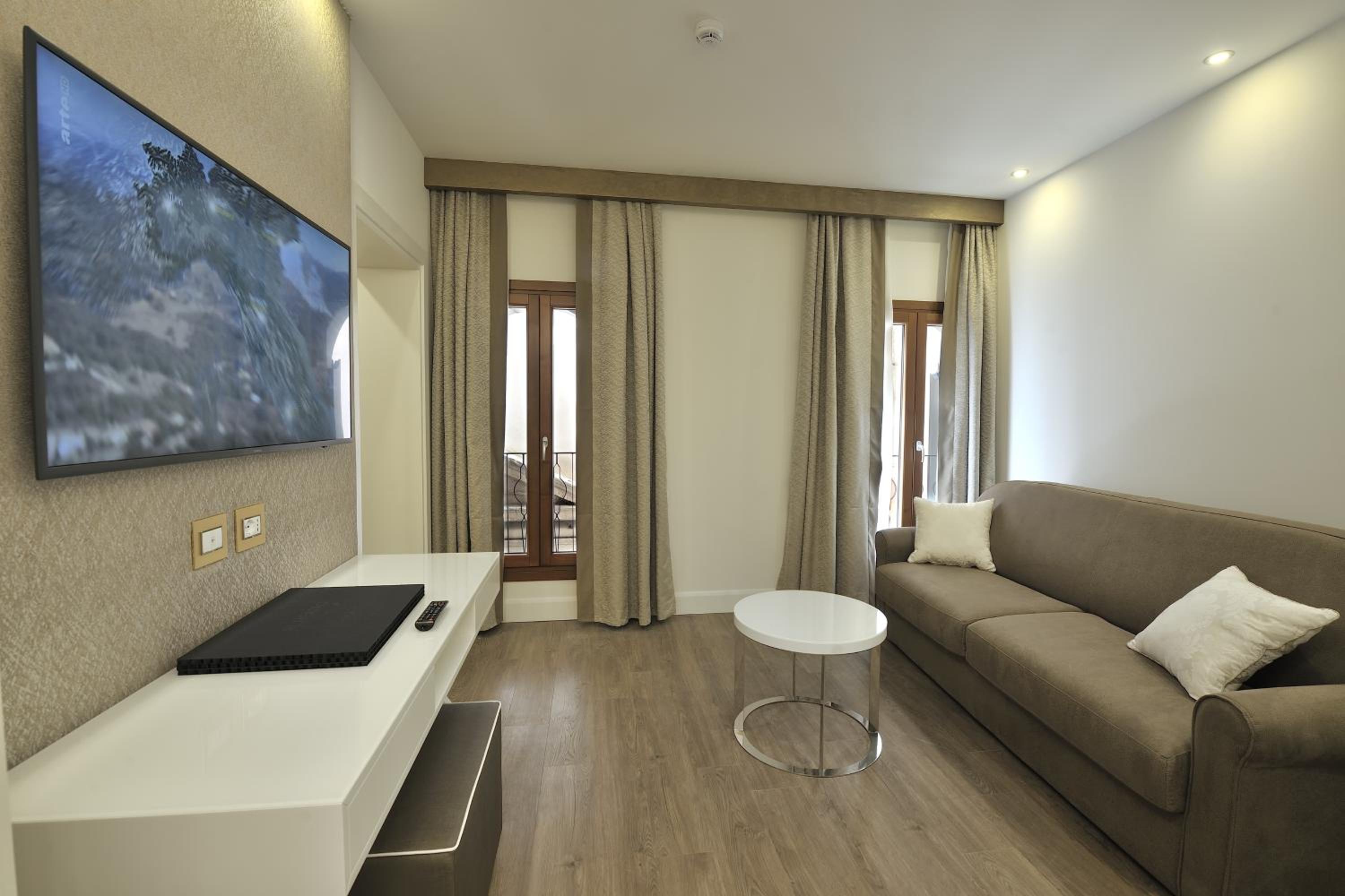 Deluxe Junior Suite