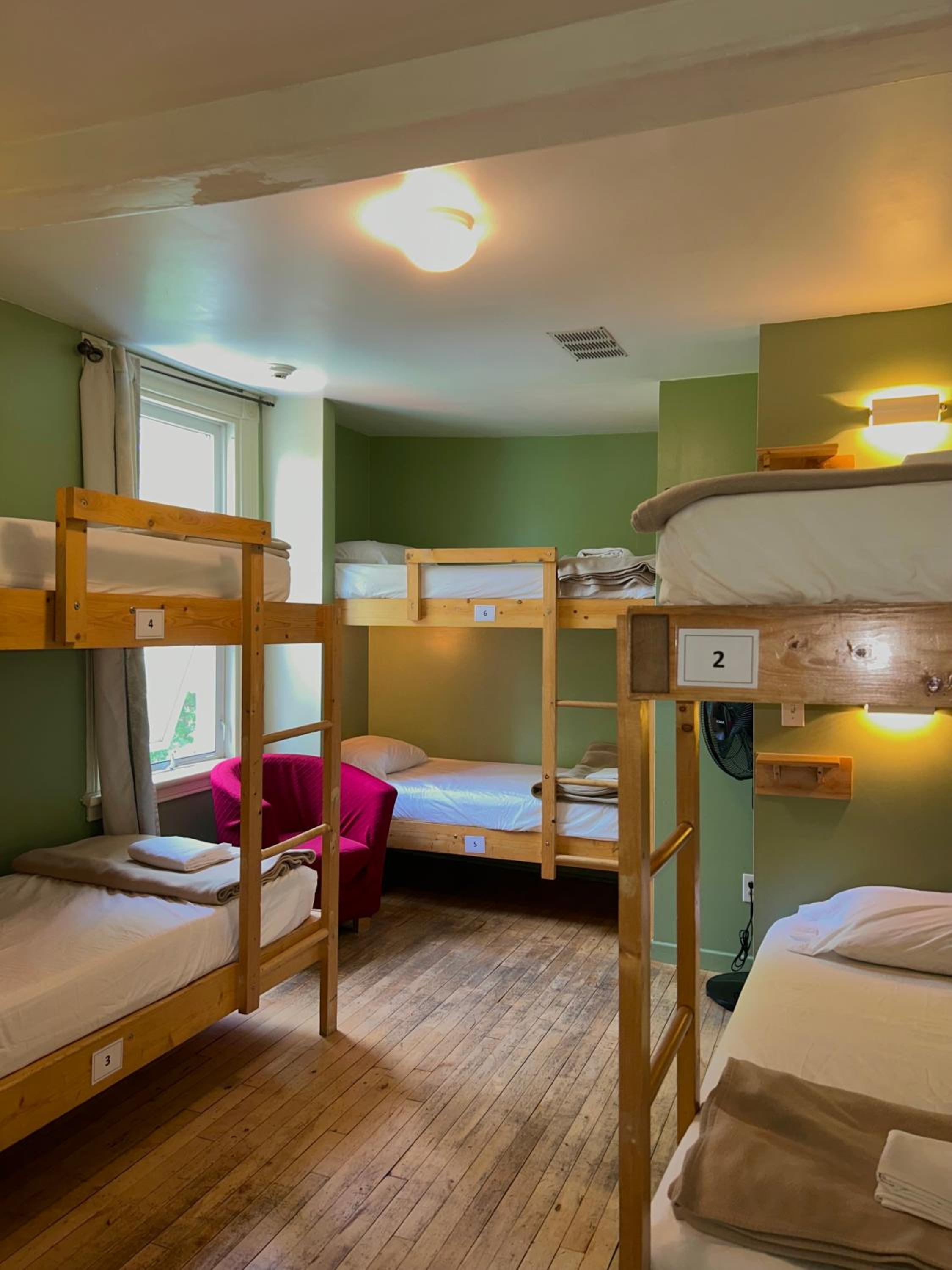 Bed in 9-Bed Female Dormitory Room photo 1