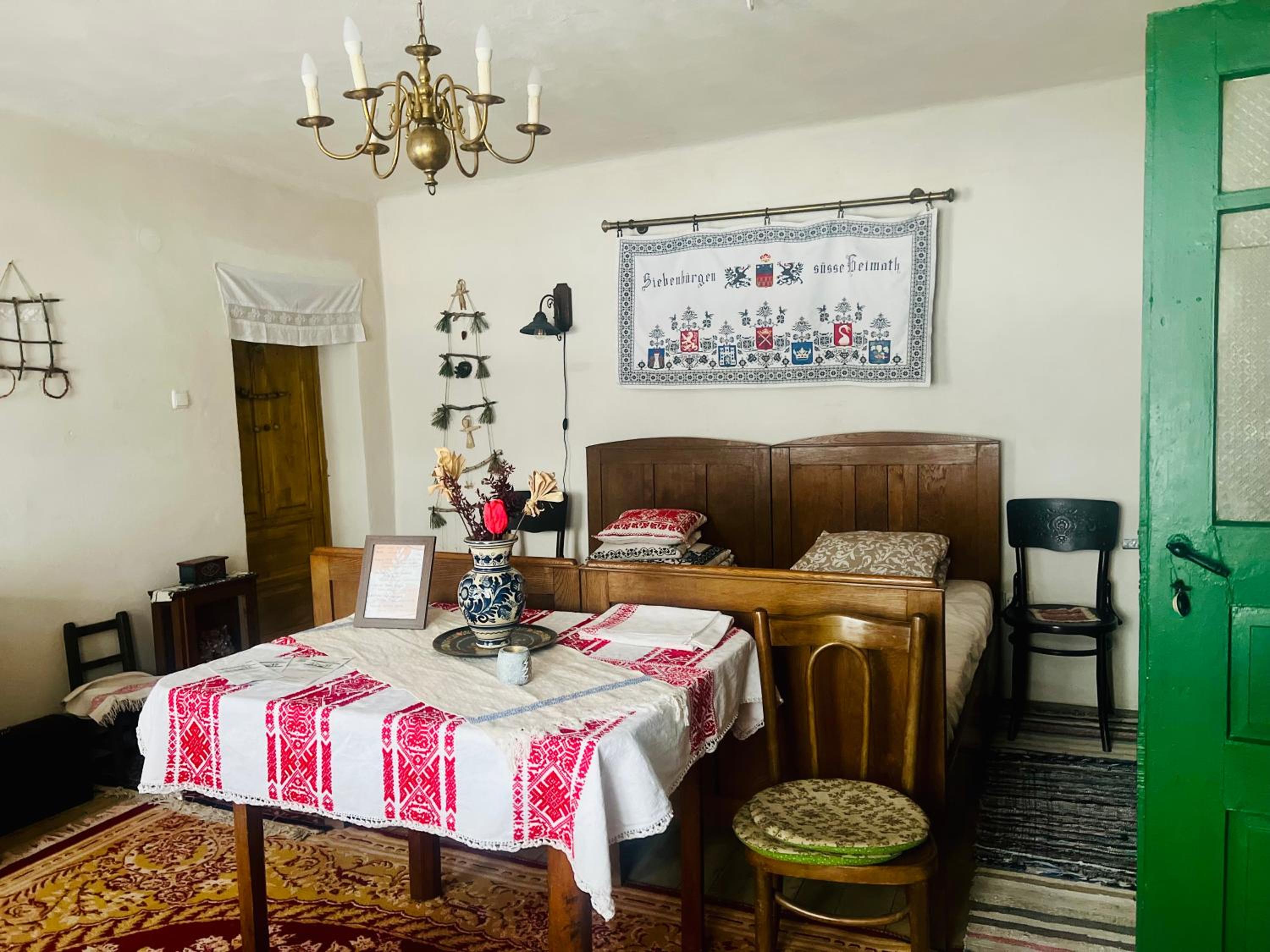Standard Twin Room - Photo 10