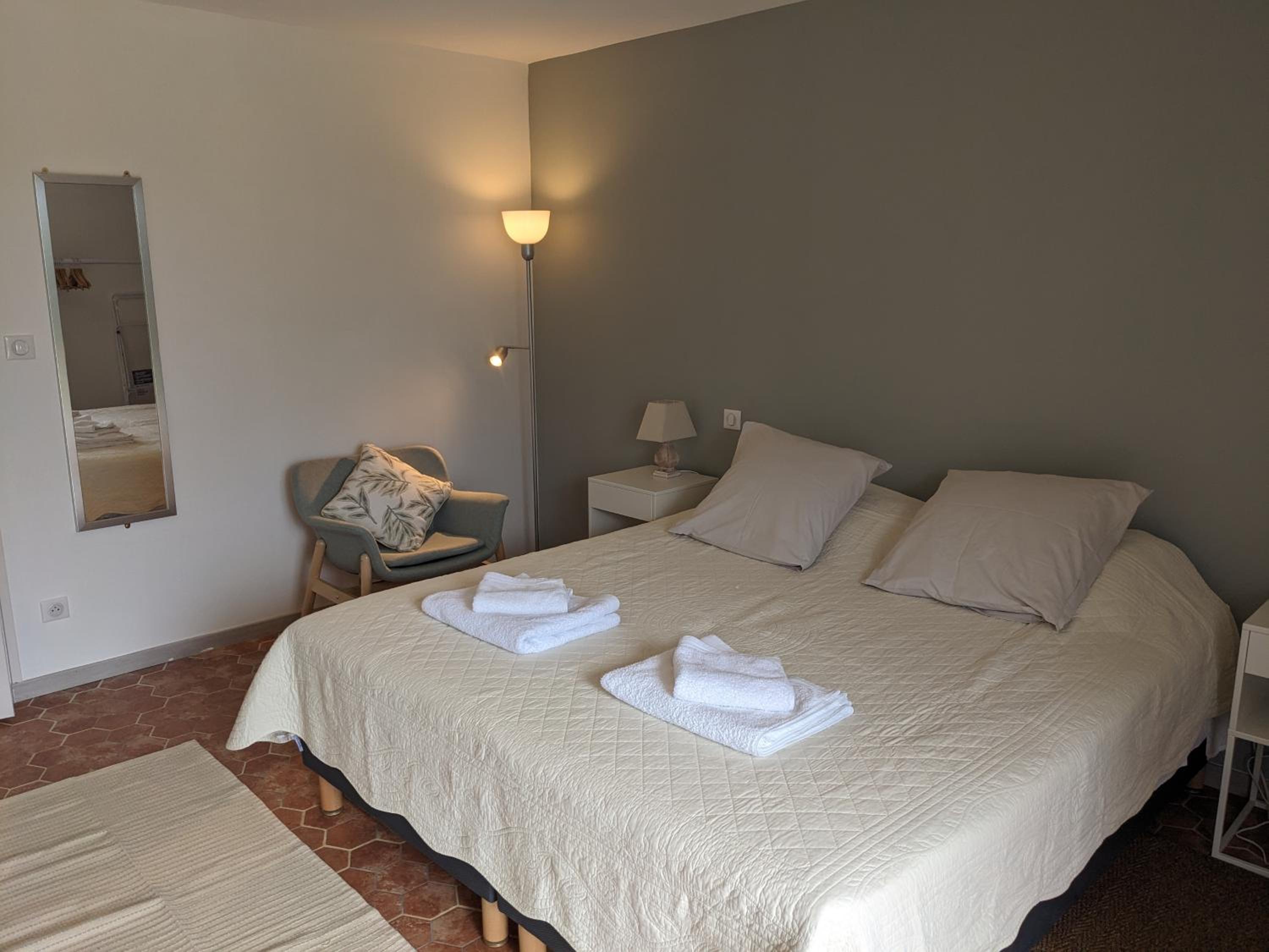 Standard Triple Room photo 2