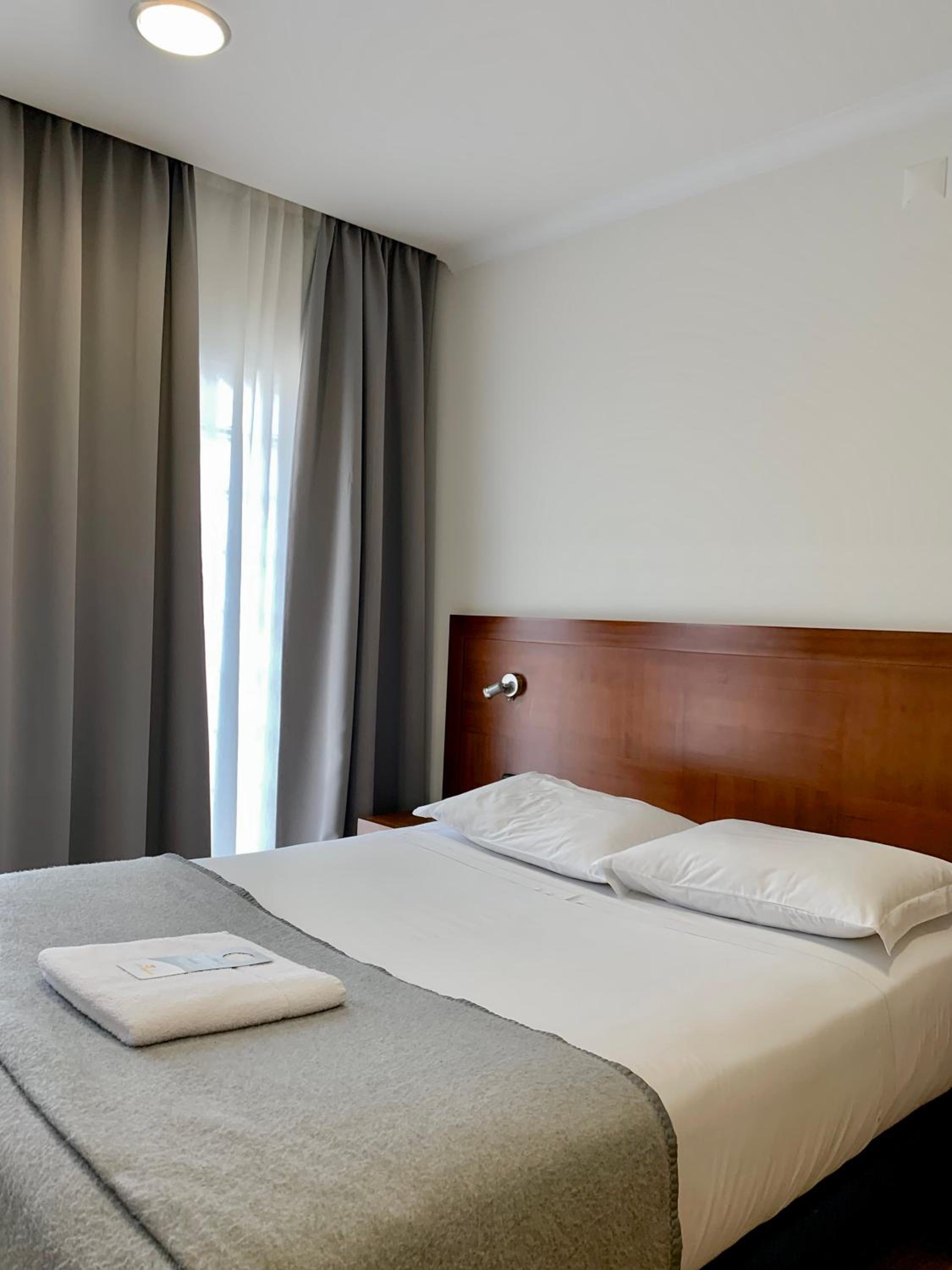 Double Room - Photo 2