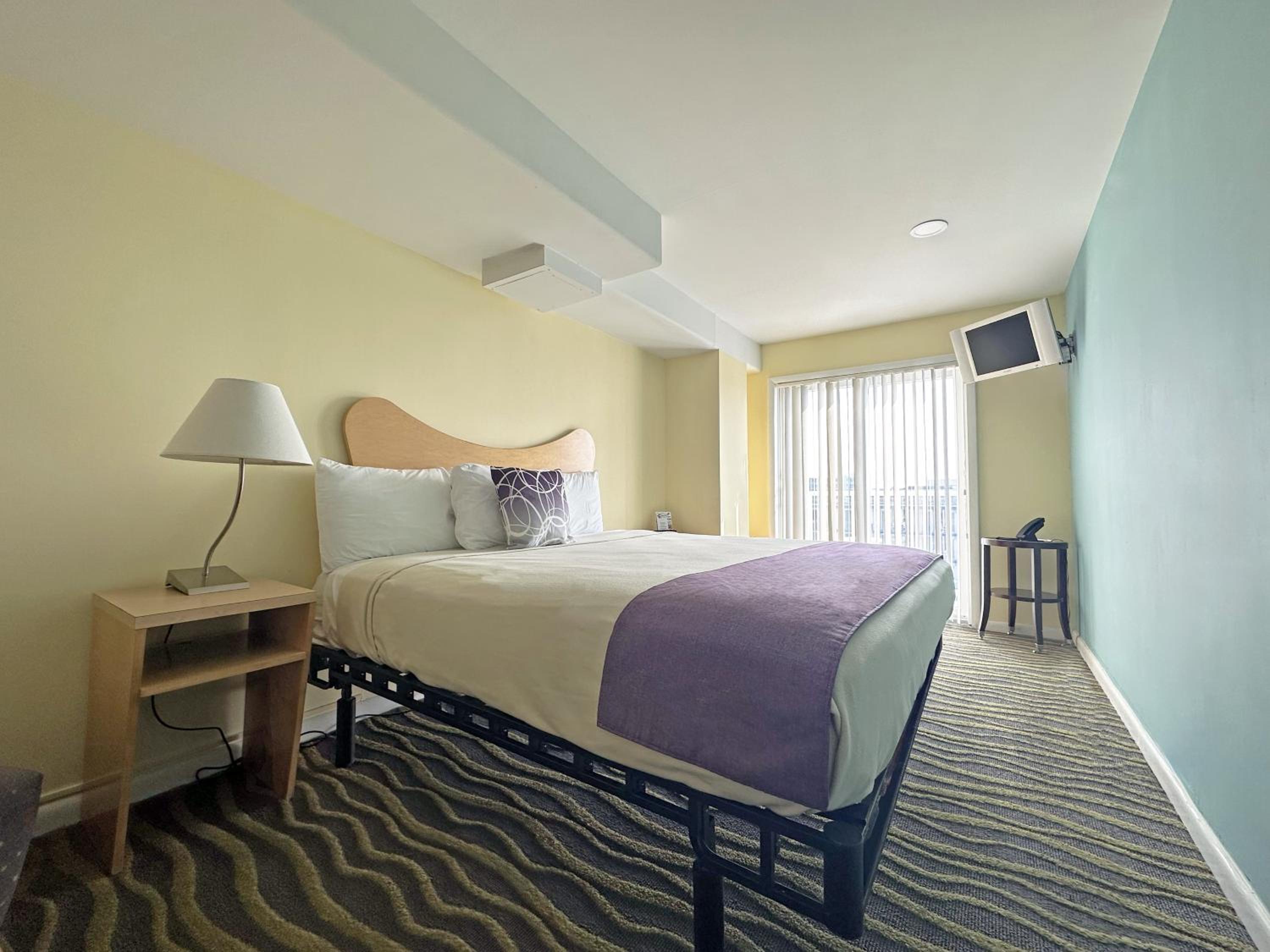 King Room with Balcony photo 1