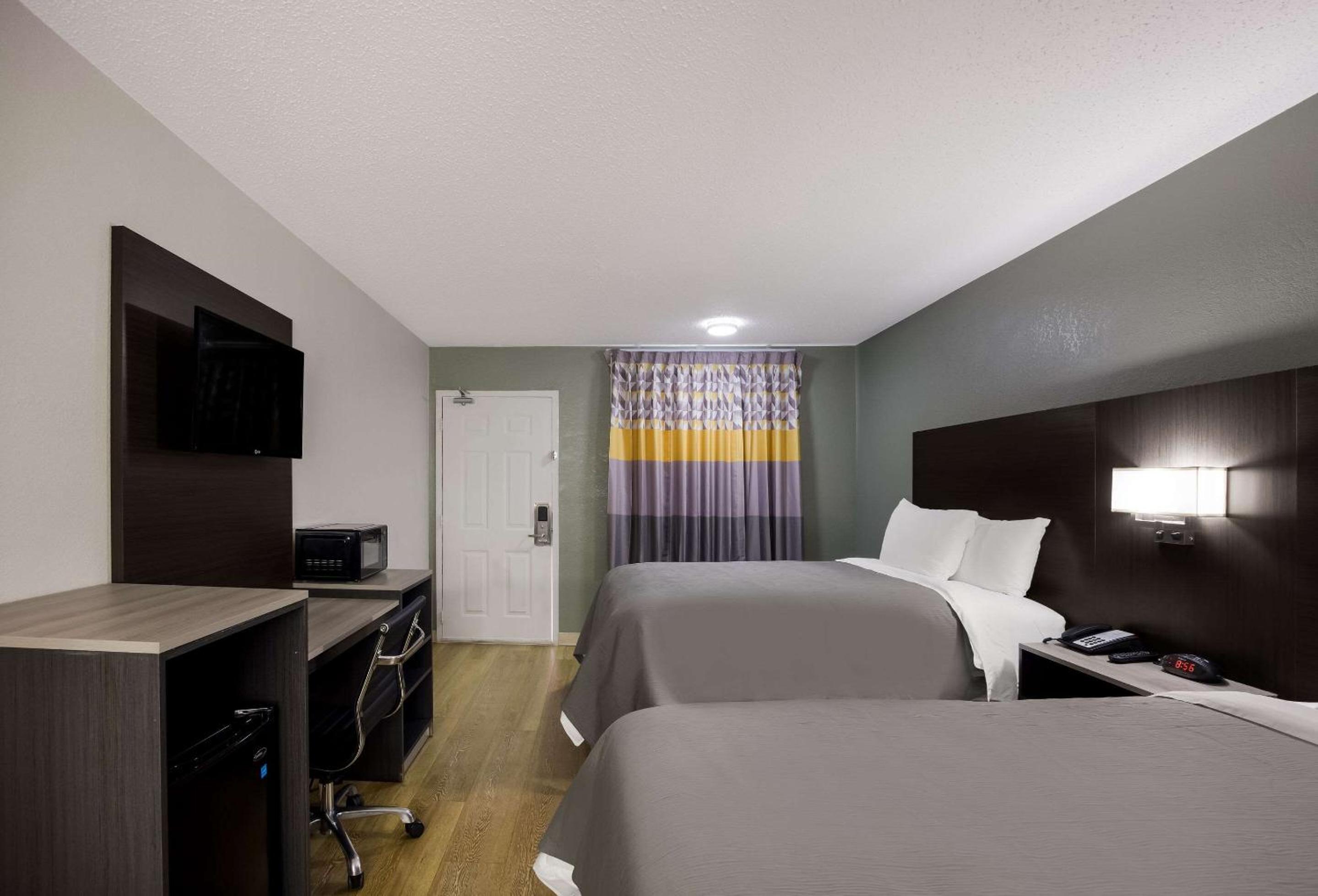 Double Room with Two Double Beds - Non-Smoking - Photo 3
