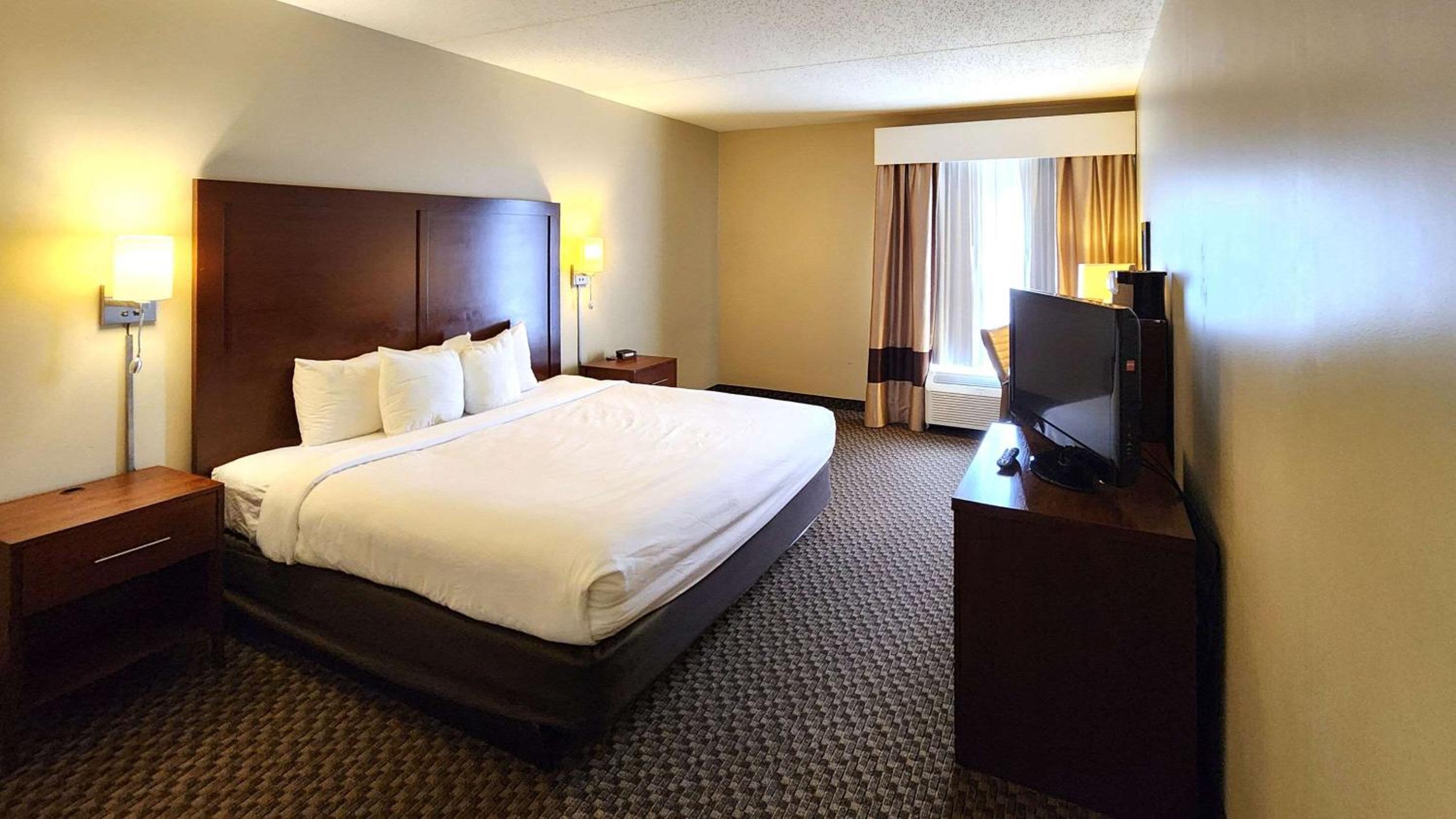King Room - Accessible/Non-Smoking - Photo 1