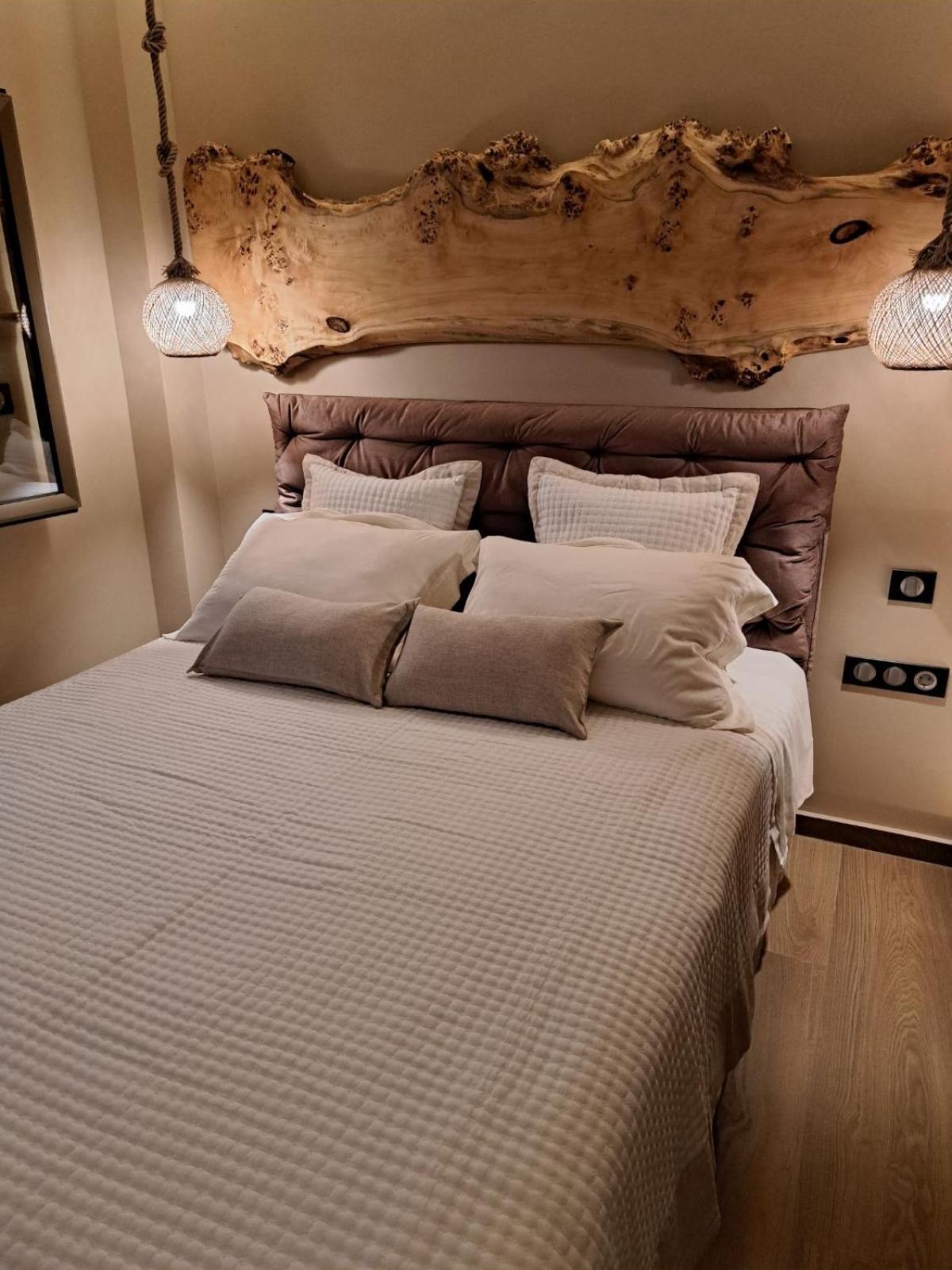 One-Bedroom Apartment - Photo 6