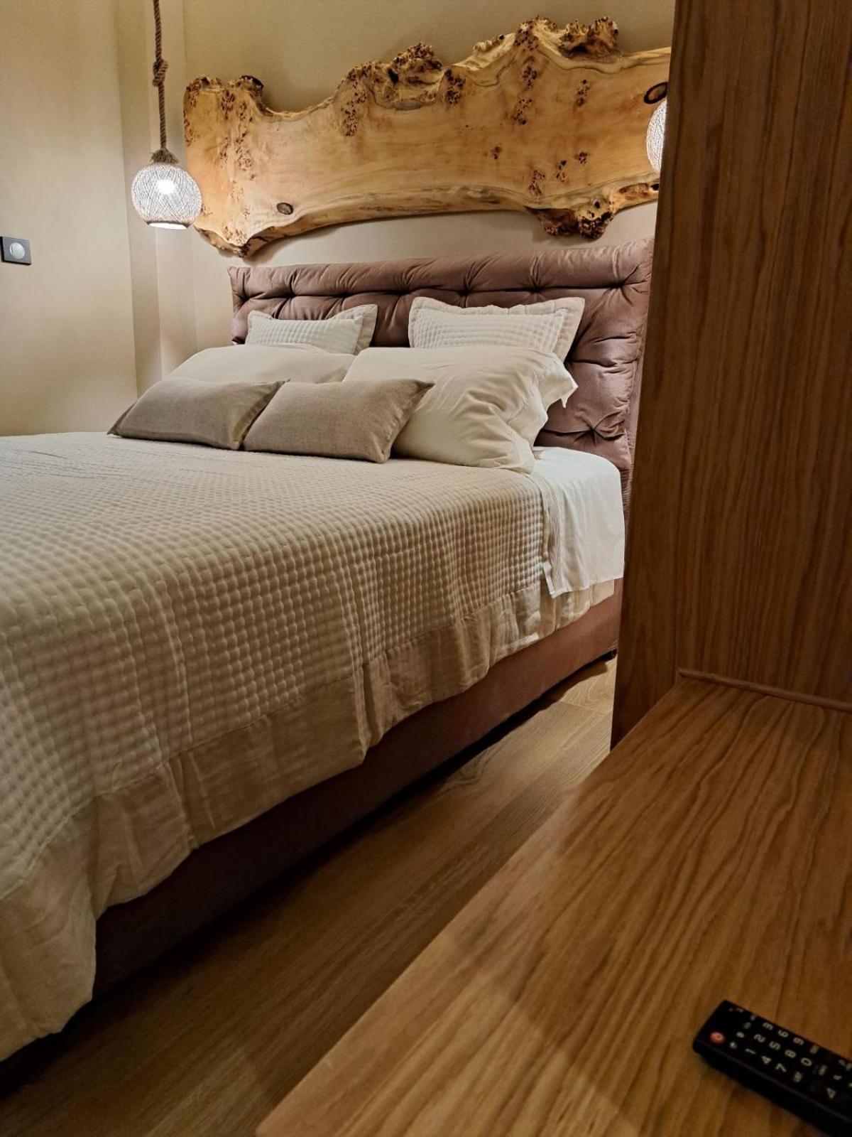 One-Bedroom Apartment - Photo 9