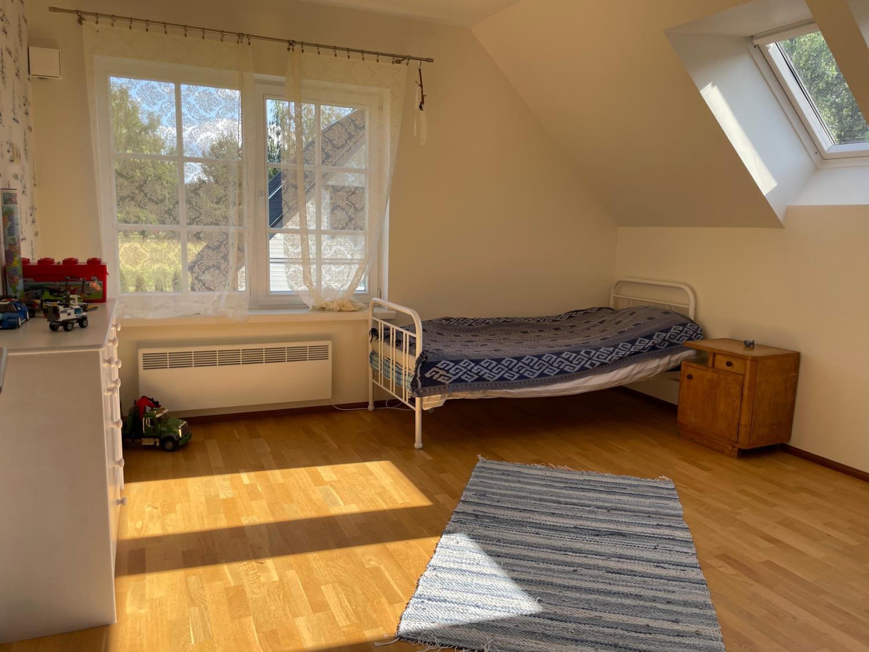 Four-Bedroom House photo 3