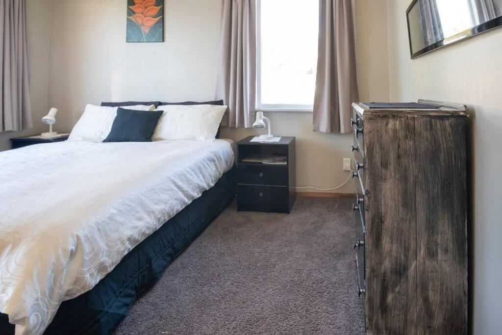 Four-Bedroom House - Photo 18