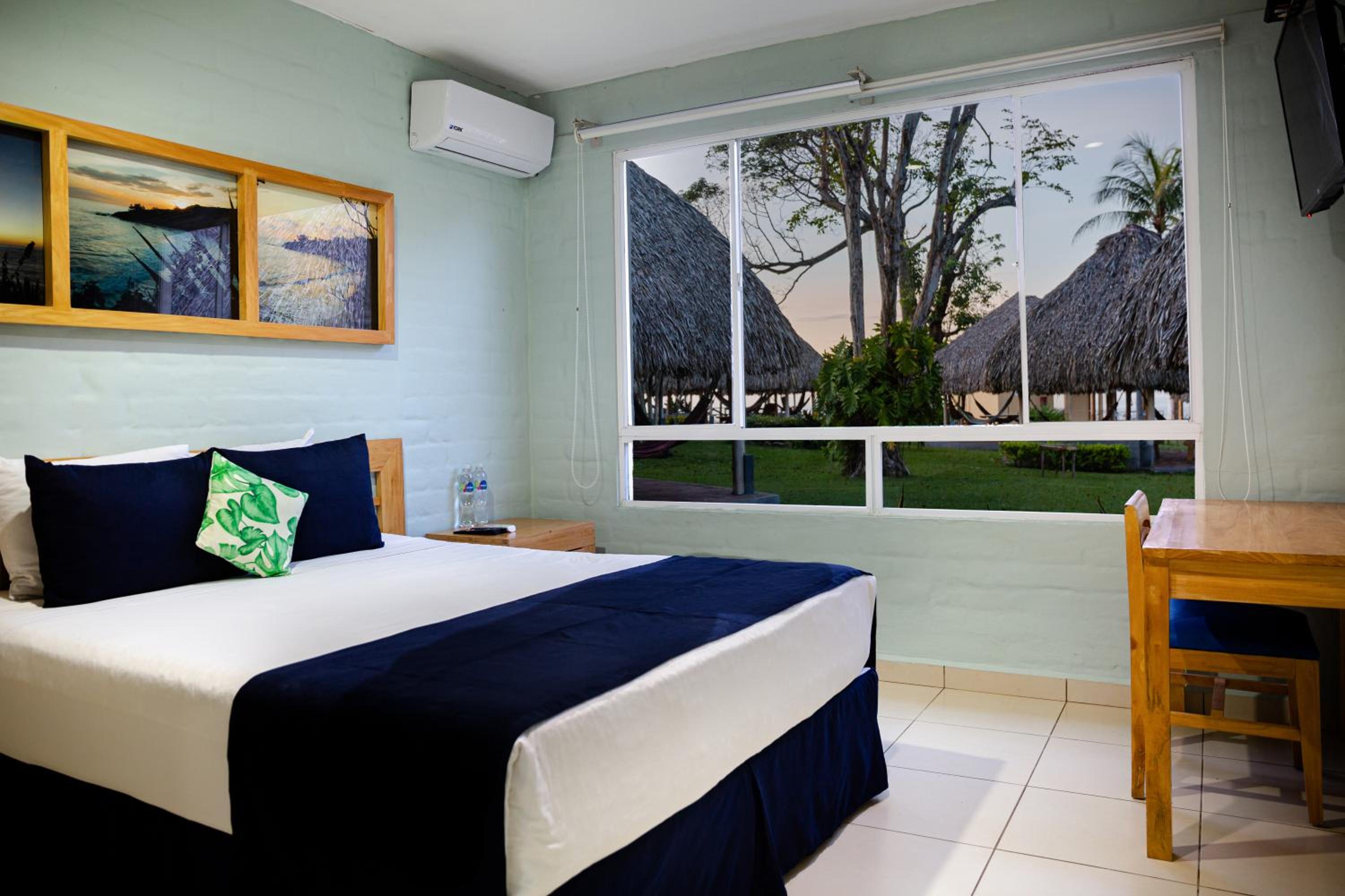 Habitación Estándar con Cama Queen